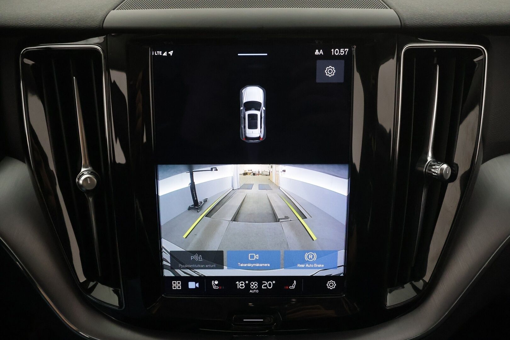 Volvo XC60 2022 B4 AWD D-MHEV Business Edition aut * P.Kamera / ACC / LED / High performance / Webasto / Keyless * - Kahdet renkaat / 1.Om Suomi-auto - HULLUT AVAJAISHULINAT KORKOTARJOUS 3,29 %