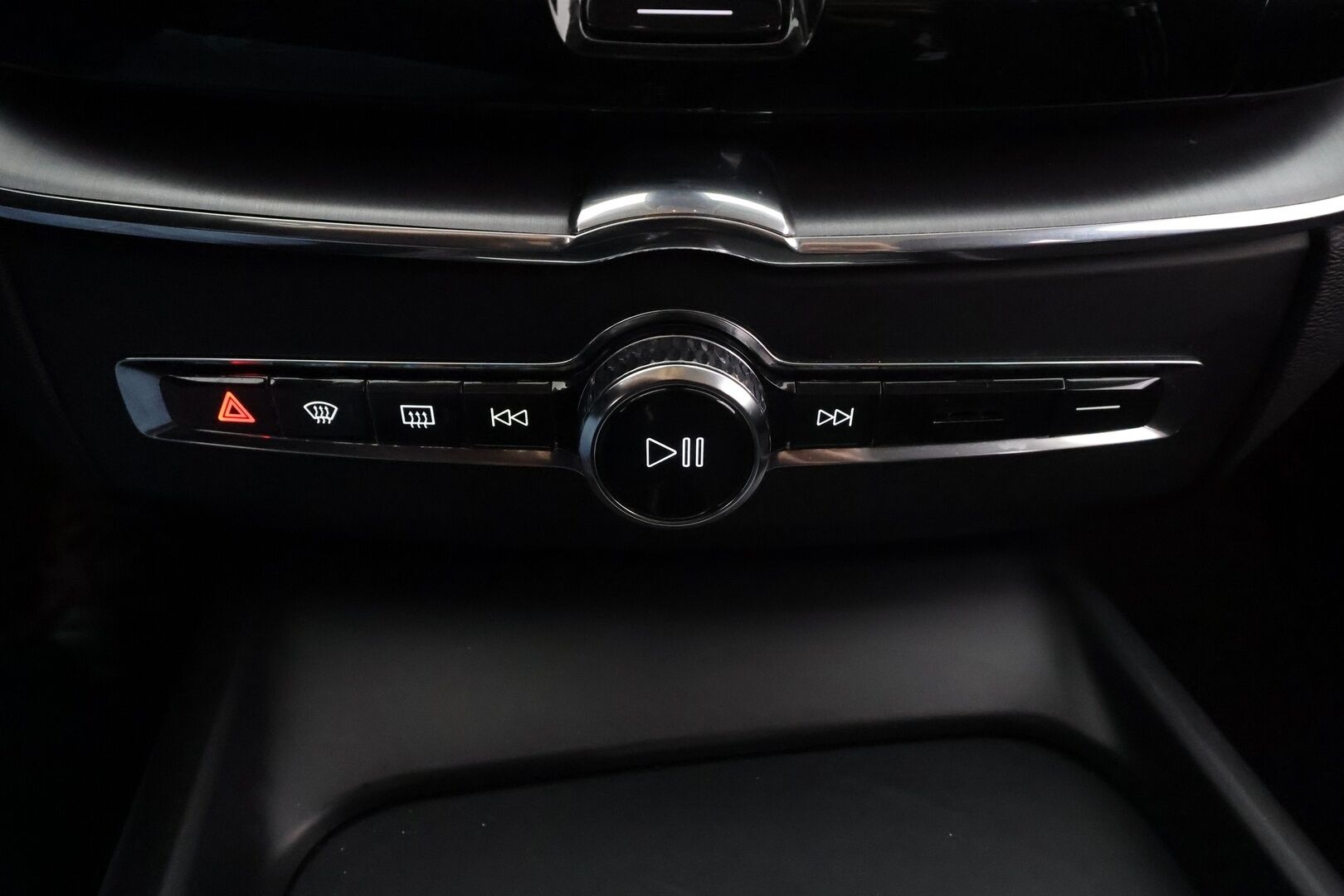 Volvo XC60 2022 B4 AWD D-MHEV Business Edition aut * P.Kamera / ACC / LED / High performance / Webasto / Keyless * - Kahdet renkaat / 1.Om Suomi-auto