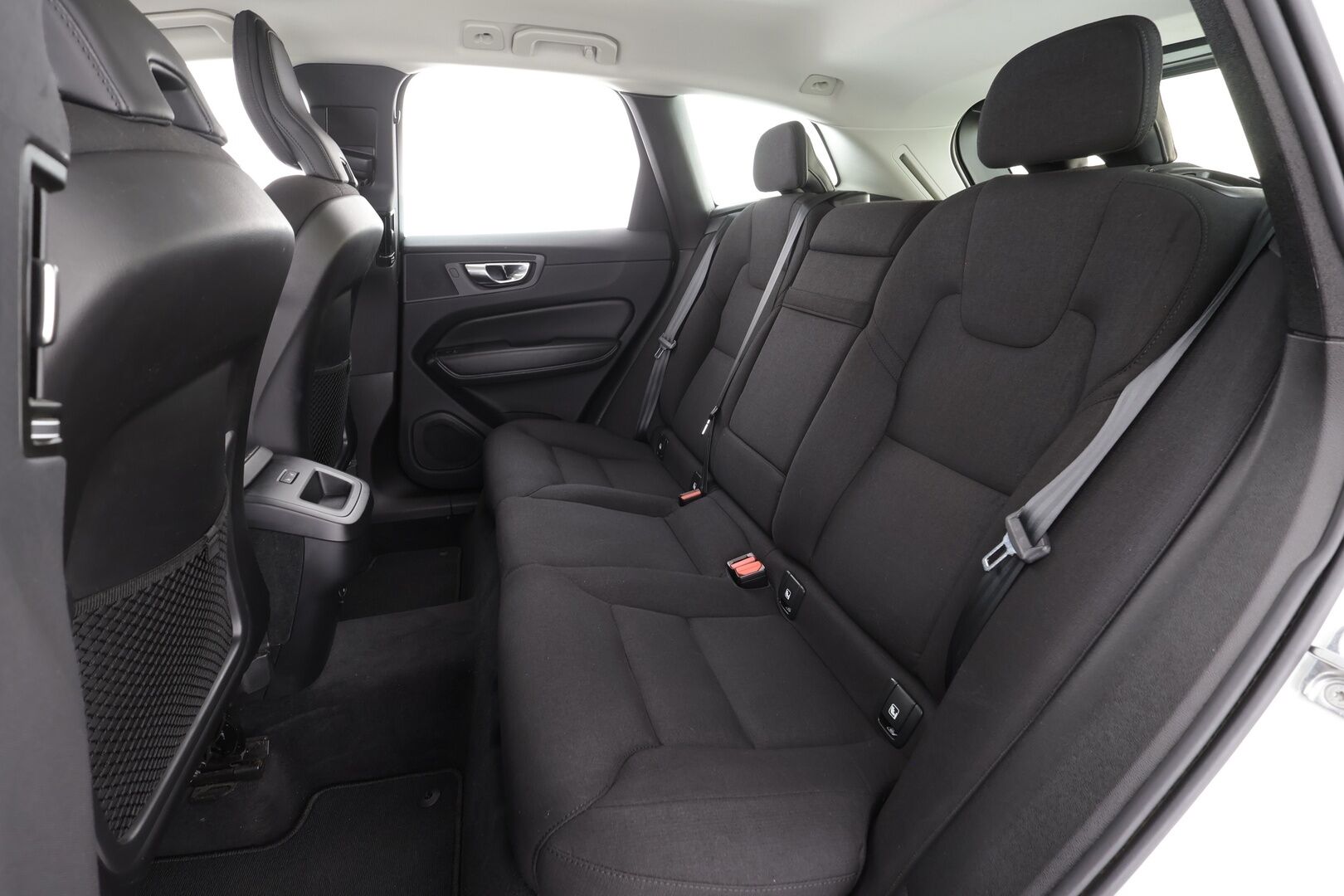Volvo XC60 2022 B4 AWD D-MHEV Business Edition aut - Facelift | P.Kamera | ACC | LED | High performance | Webasto | Keyless | Google Maps Navi | 2x renkaat&alumiinivanteet | ALV-vähennyskelpoinen | 1-omisteinen Suomi-auto