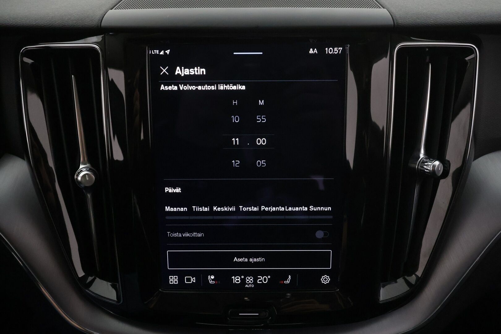 Volvo XC60 2022 B4 AWD D-MHEV Business Edition aut * P.Kamera / ACC / LED / High performance / Webasto / Keyless * - Kahdet renkaat / 1.Om Suomi-auto