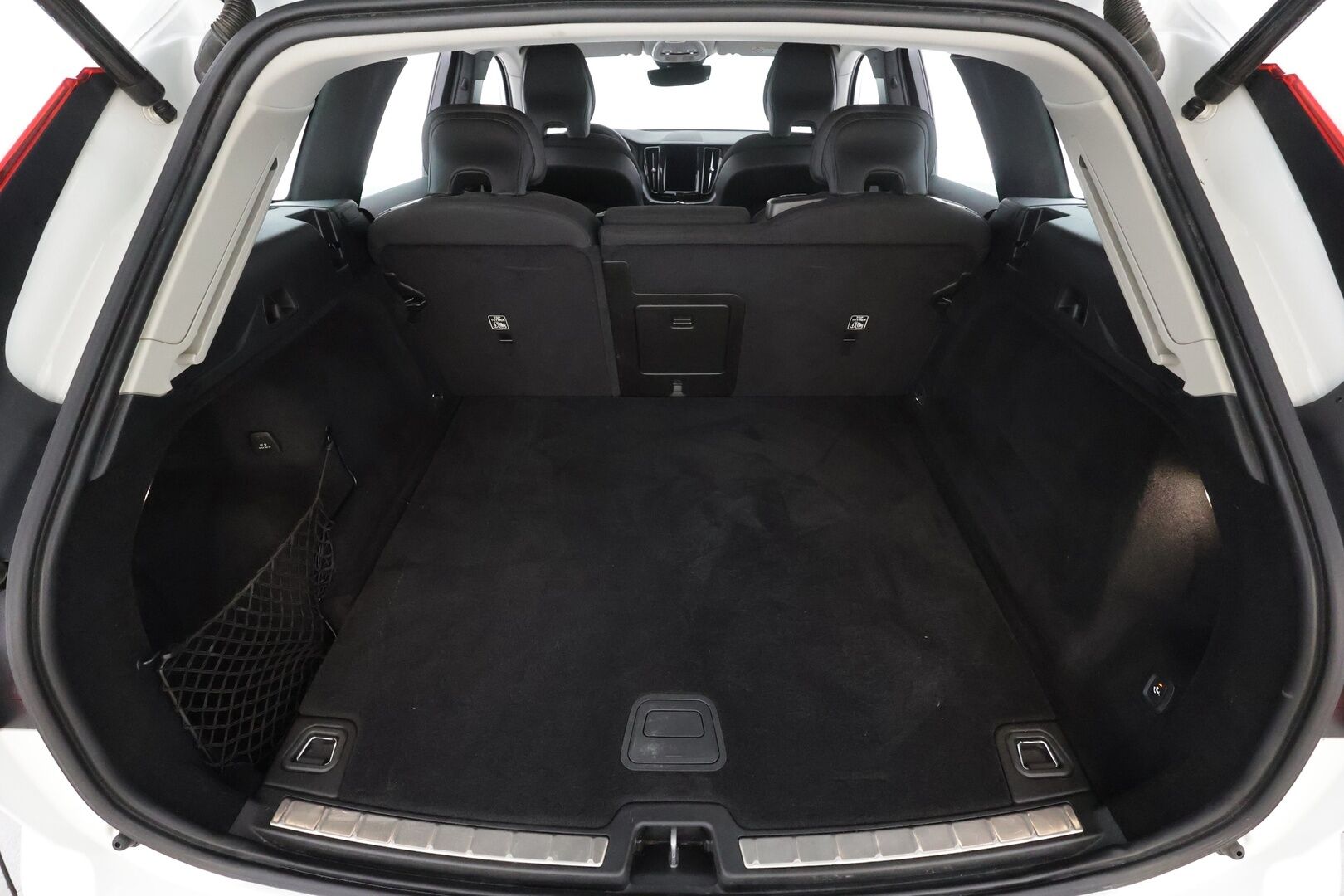 Volvo XC60 2022 B4 AWD D-MHEV Business Edition aut * P.Kamera / ACC / LED / High performance / Webasto / Keyless * - Kahdet renkaat / 1.Om Suomi-auto - HULLUT AVAJAISHULINAT KORKOTARJOUS 3,29 %