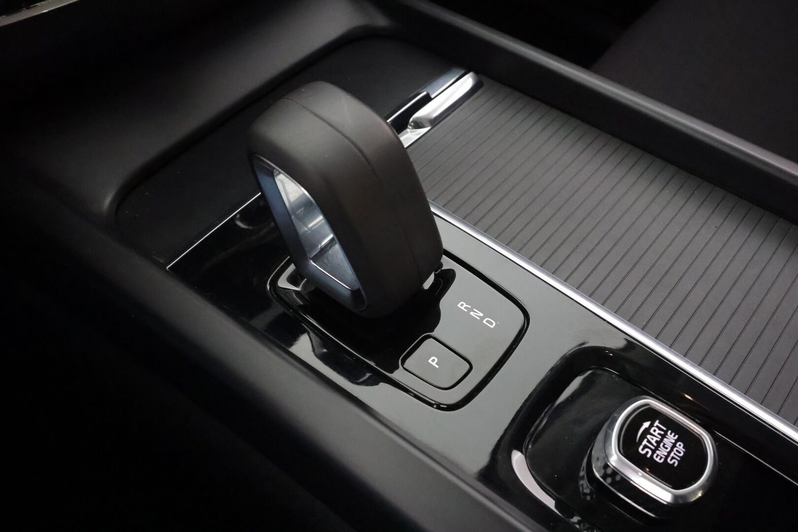 Volvo XC60 2022 B4 AWD D-MHEV Business Edition aut * P.Kamera / ACC / LED / High performance / Webasto / Keyless * - Kahdet renkaat / 1.Om Suomi-auto - HULLUT AVAJAISHULINAT KORKOTARJOUS 3,29 %