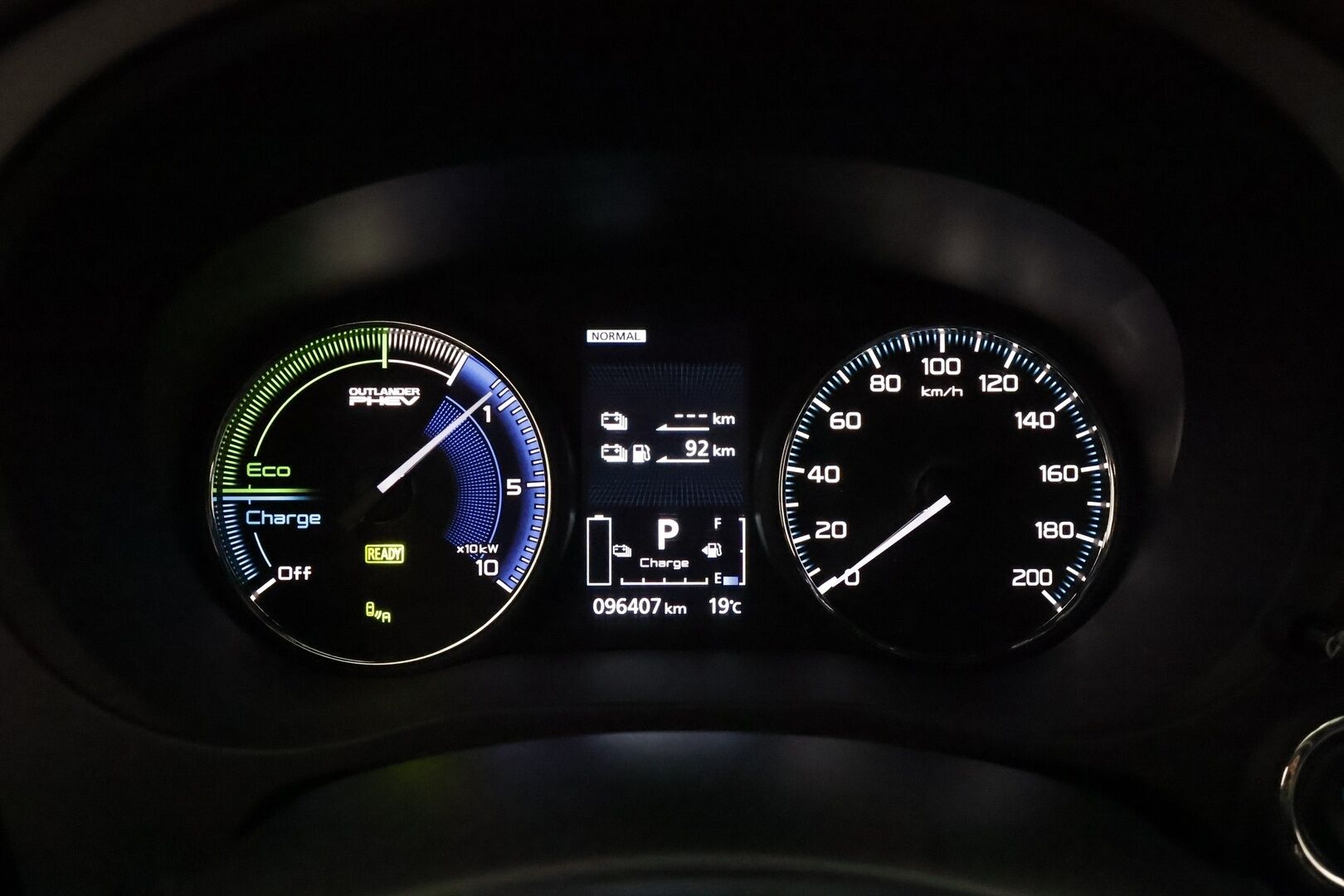 Mitsubishi Outlander PHEV 2020 Business X 4WD 5P **Power Sound System / Koukku / ACC / LED / 360° Kamera / Kaistavahti / Timantti Nahkaverhoilu** - 2x Latauskaapelit / Kahdet Renkaat