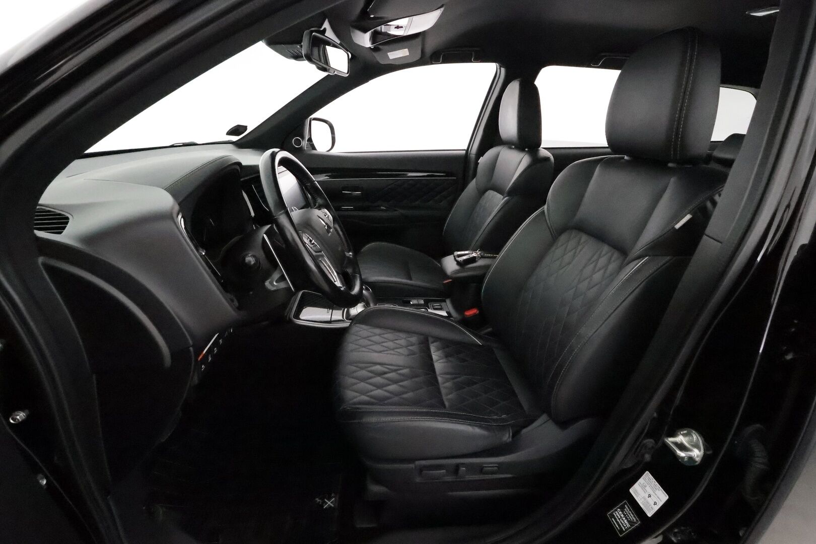 Mitsubishi Outlander PHEV 2020 Business X 4WD 5P **Power Sound System / Koukku / ACC / LED / 360° Kamera / Kaistavahti / Timantti Nahkaverhoilu** - 2x Latauskaapelit / Kahdet Renkaat