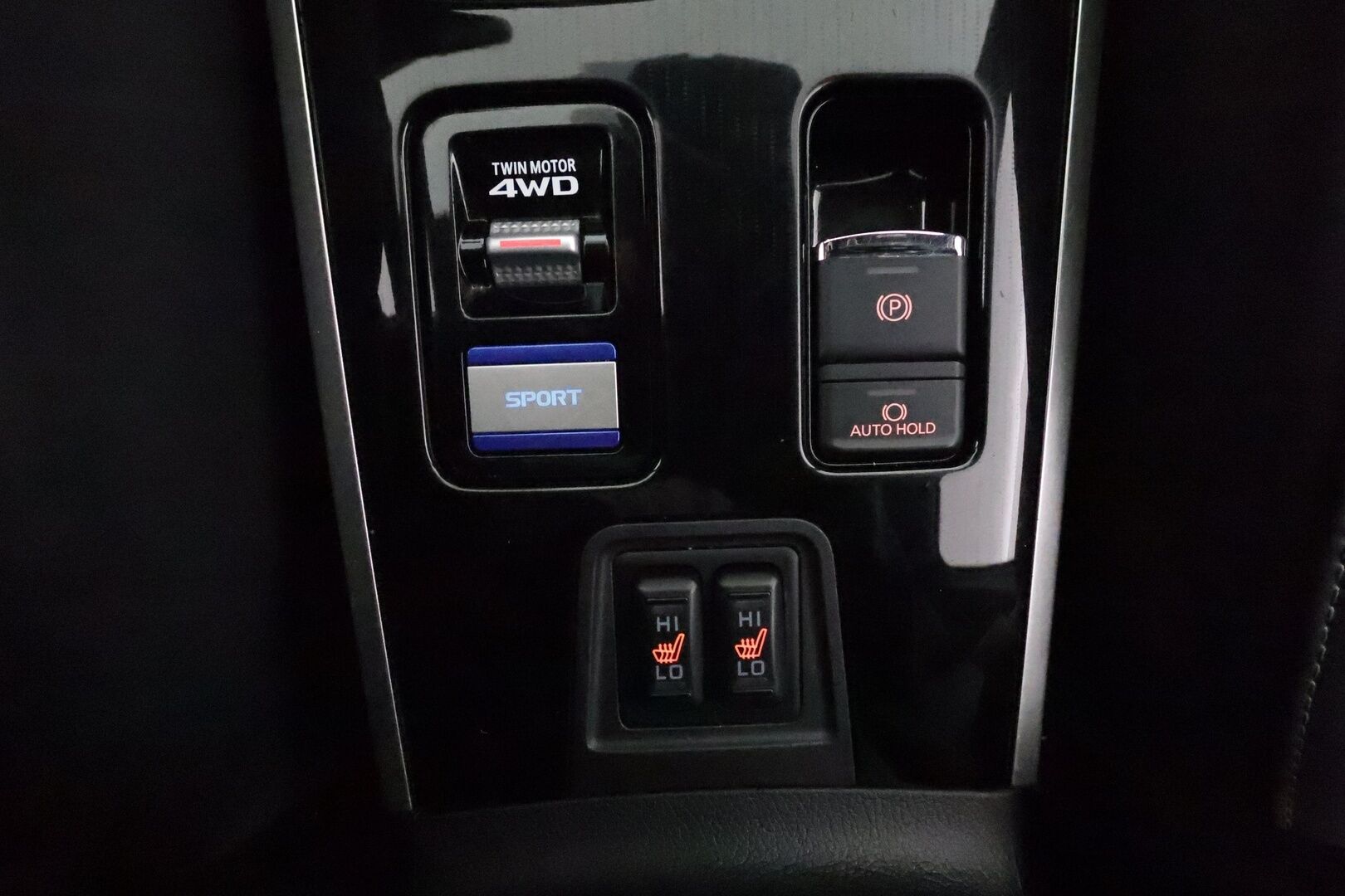 Mitsubishi Outlander PHEV 2020 Business X 4WD 5P **Power Sound System / Koukku / ACC / LED / 360° Kamera / Kaistavahti / Timantti Nahkaverhoilu** - 2x Latauskaapelit / Kahdet Renkaat