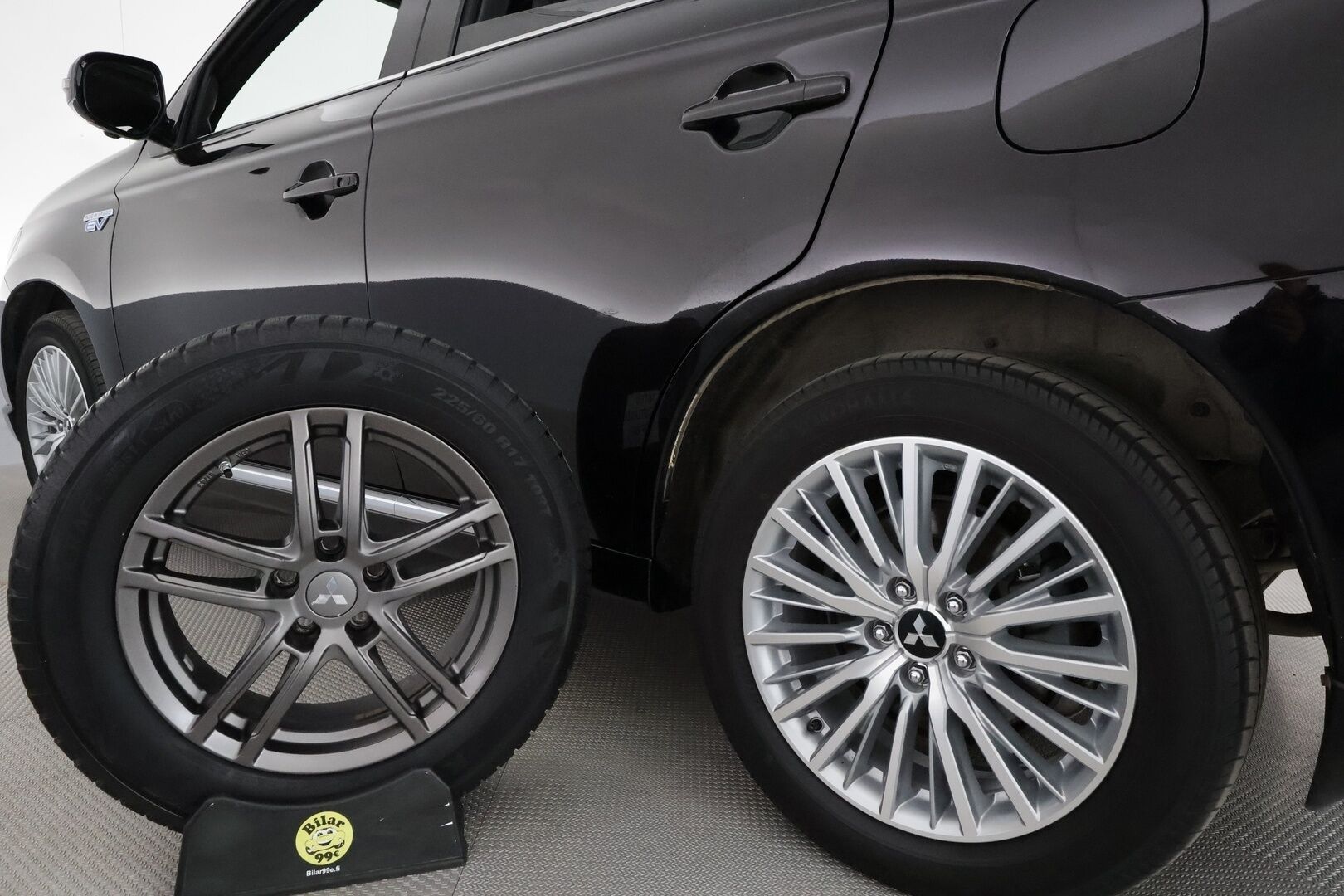 Mitsubishi Outlander PHEV 2020 Business X 4WD 5P **Power Sound System / Koukku / ACC / LED / 360° Kamera / Kaistavahti / Timantti Nahkaverhoilu** - 2x Latauskaapelit / Kahdet Renkaat