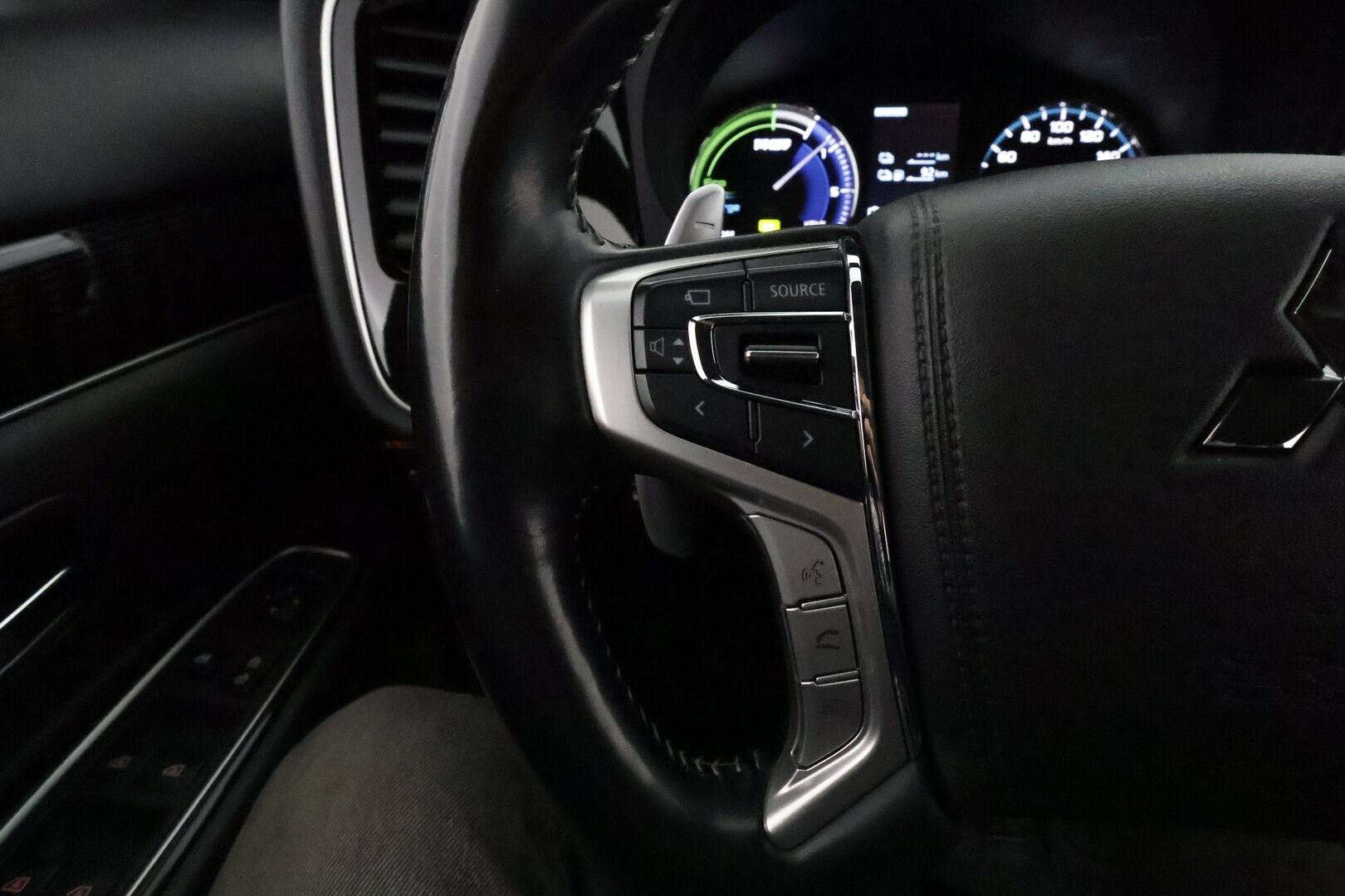 Mitsubishi Outlander PHEV 2020 Business X 4WD 5P **Power Sound System / Koukku / ACC / LED / 360° Kamera / Kaistavahti / Timantti Nahkaverhoilu** - 2x Latauskaapelit / Kahdet Renkaat