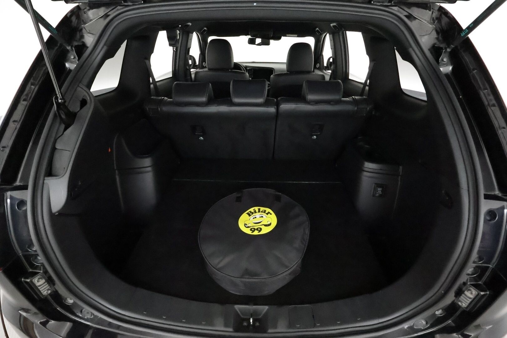 Mitsubishi Outlander PHEV 2020 Business X 4WD 5P **Power Sound System / Koukku / ACC / LED / 360° Kamera / Kaistavahti / Timantti Nahkaverhoilu** - 2x Latauskaapelit / Kahdet Renkaat