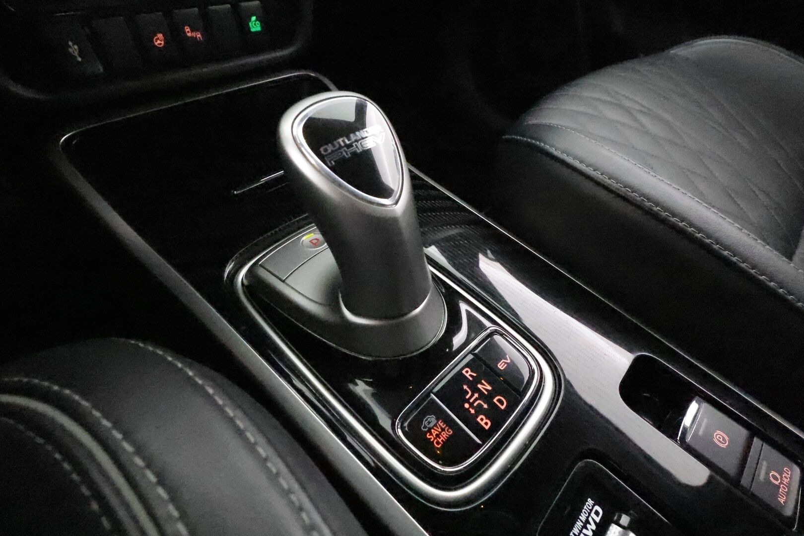 Mitsubishi Outlander PHEV 2020 Business X 4WD 5P **Power Sound System / Koukku / ACC / LED / 360° Kamera / Kaistavahti / Timantti Nahkaverhoilu** - 2x Latauskaapelit / Kahdet Renkaat
