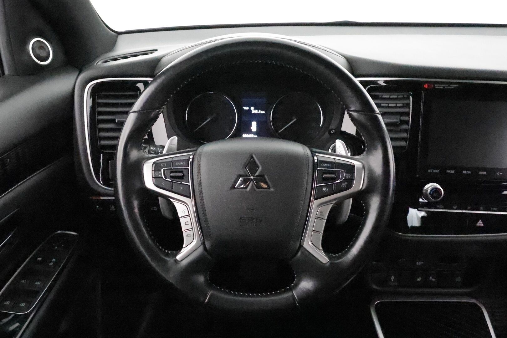 Mitsubishi Outlander PHEV 2020 Business X 4WD 5P **Power Sound System / Koukku / ACC / LED / 360° Kamera / Kaistavahti / Timantti Nahkaverhoilu** - 2x Latauskaapelit / Kahdet Renkaat