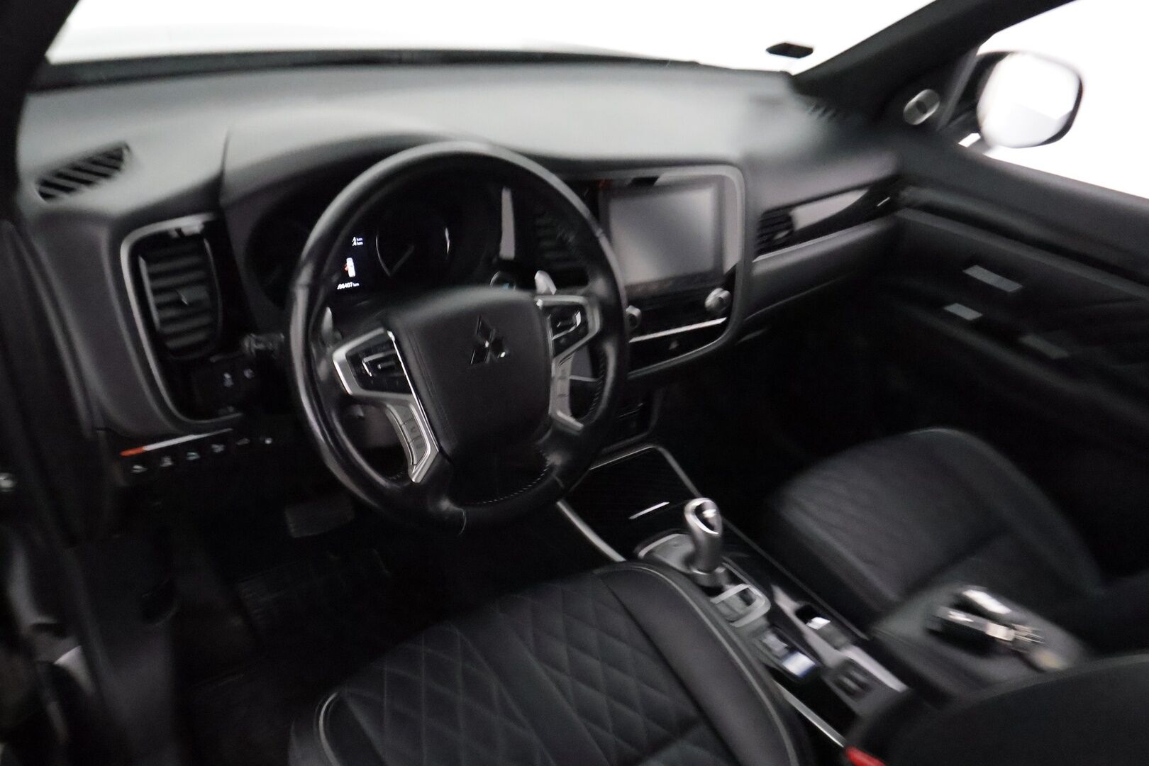 Mitsubishi Outlander PHEV 2020 Business X 4WD 5P **Power Sound System / Koukku / ACC / LED / 360° Kamera / Kaistavahti / Timantti Nahkaverhoilu** - 2x Latauskaapelit / Kahdet Renkaat