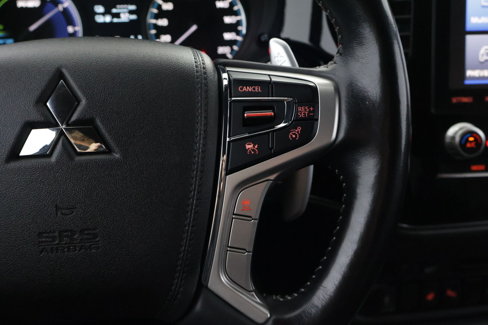 Mitsubishi Outlander PHEV 2020 Business X 4WD 5P **Power Sound System / Koukku / ACC / LED / 360° Kamera / Kaistavahti / Timantti Nahkaverhoilu** - 2x Latauskaapelit / Kahdet Renkaat