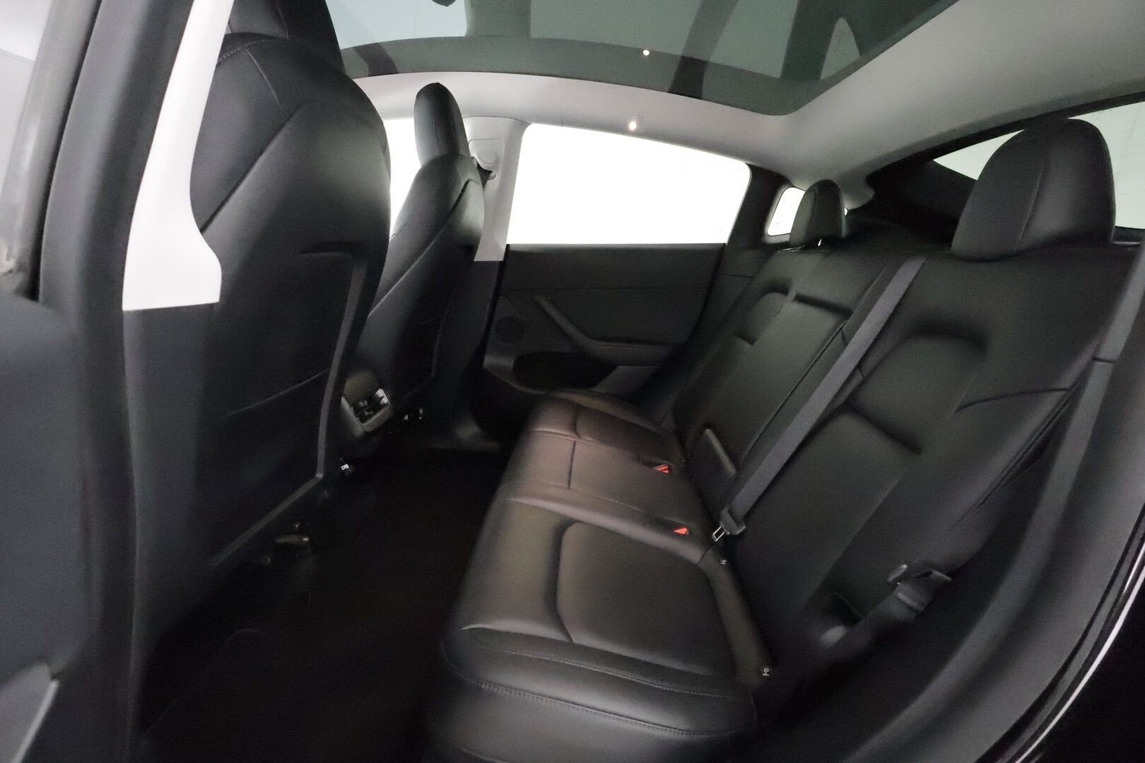Tesla Model Y 2021 Long Range **Lämpöpumppu / Lasikatto / Matrix-LED / Adapt.Vakkari / P.Kamera / Muistipenkki / Navi / Kaistavahti** - 3,99 % KORKOTARJOUS TÄHÄN AUTOON - Akku kuntotarkastettu / Premium Audio / KeylessGo / 2x Renkaat