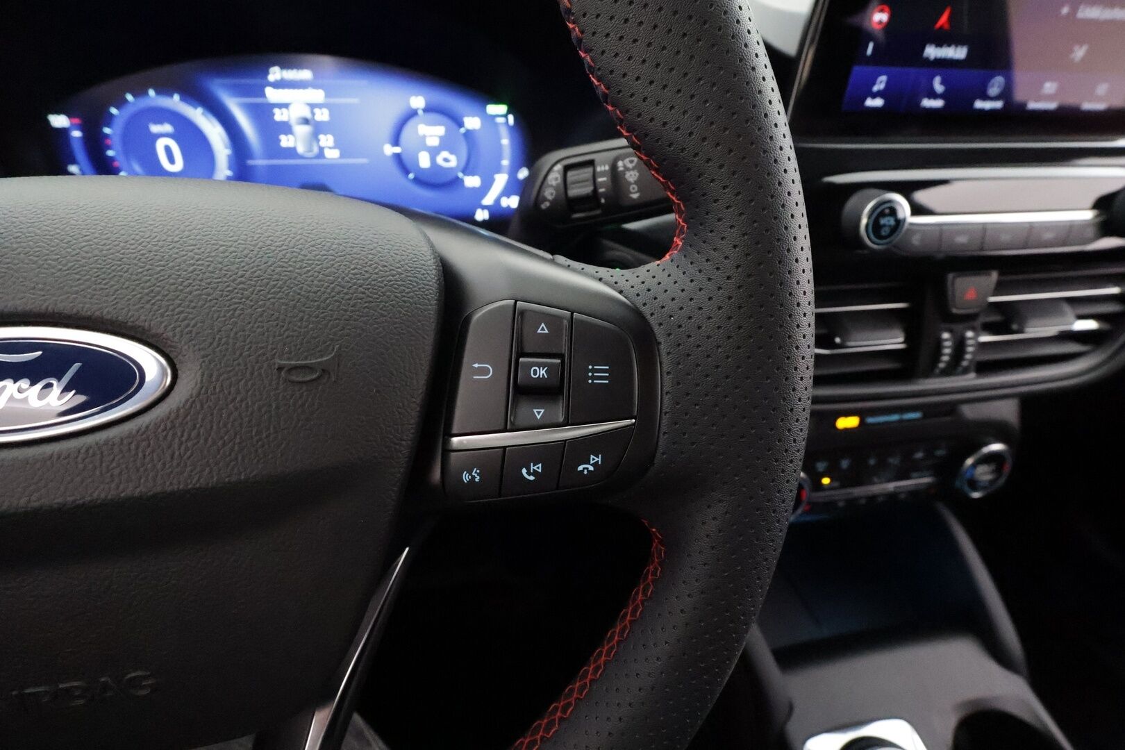 Ford Kuga 2022 2,5 Hybrid (HEV) 190hv CVT AWD ST-Line * HUD / Lohkolämmitin / LED / P.Kamera / Kaistavahti / Navi / Keyless * - 1-om Suomi-auto / Kahdet renkaat aluvanteilla