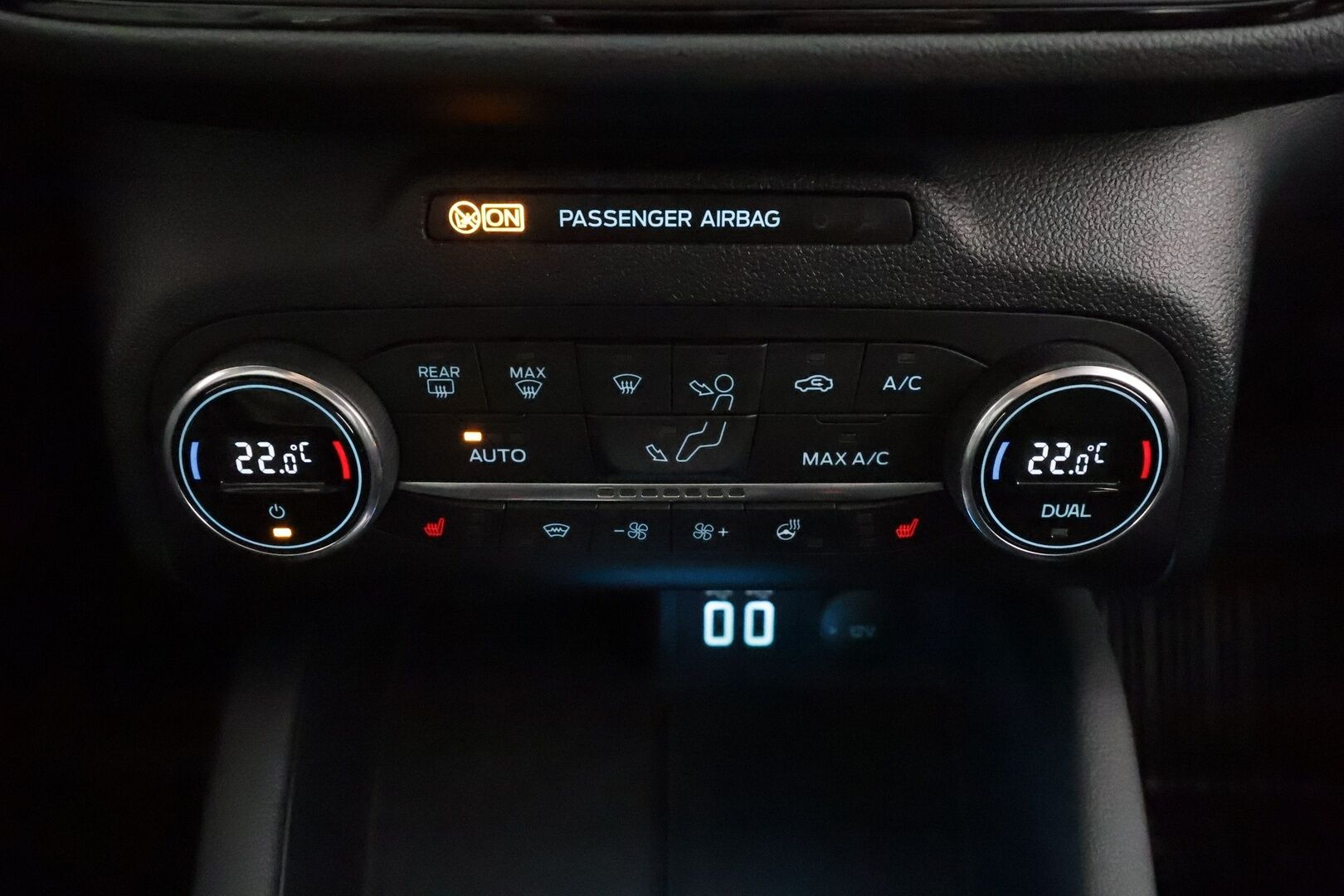 Ford Kuga 2022 2,5 Hybrid (HEV) 190hv CVT AWD ST-Line * HUD / Lohkolämmitin / LED / P.Kamera / Kaistavahti / Navi / Keyless * - 1-om Suomi-auto / Kahdet renkaat aluvanteilla