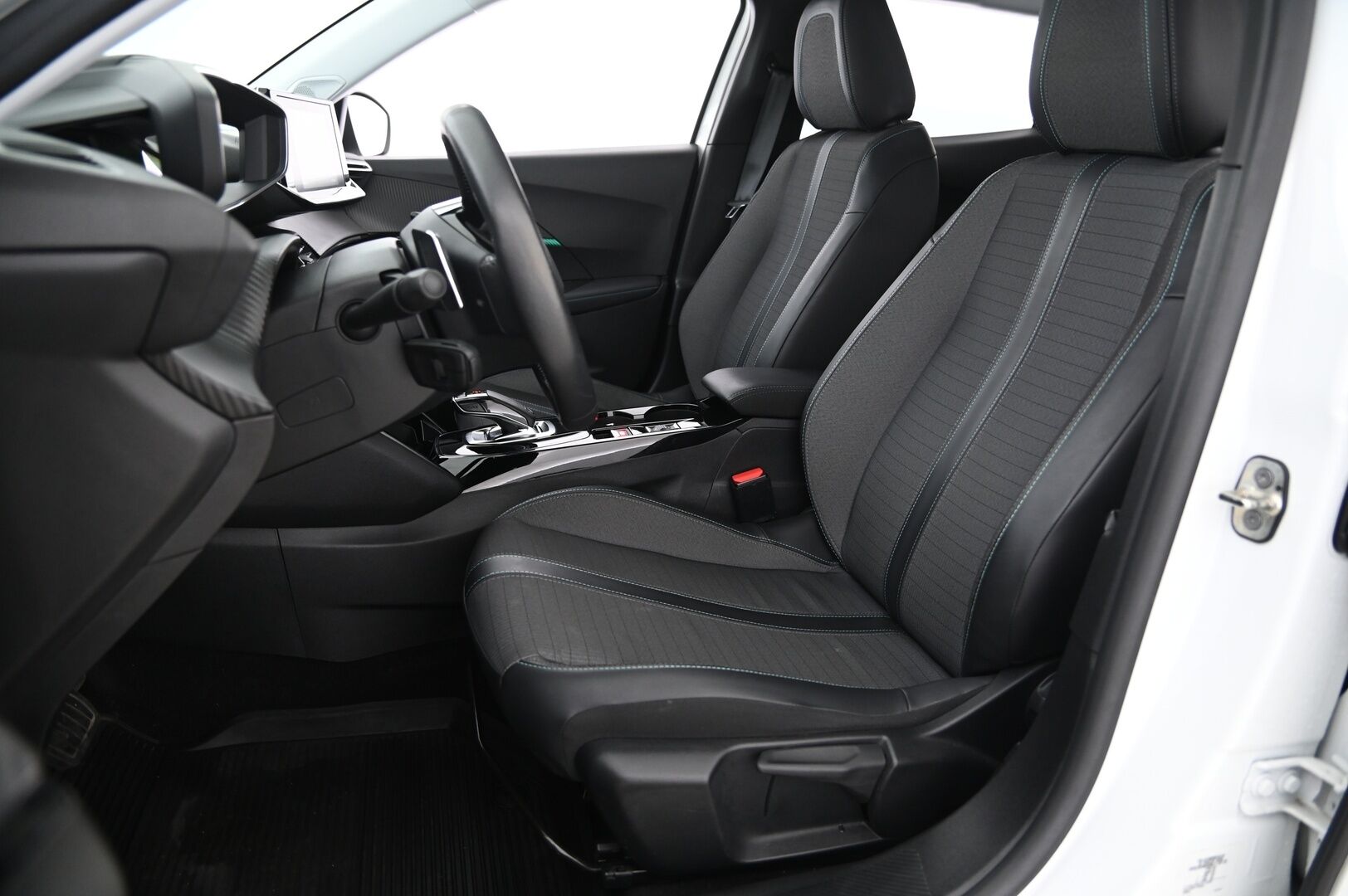 Peugeot 2008 2022 Allure Pack Motion PureTech 130 EAT8-automaatti*ACC / P-kamera / Juuri tullut*