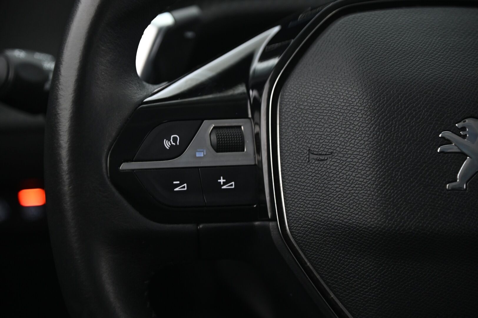 Peugeot 2008 2022 Allure Pack Motion PureTech 130 EAT8-automaatti*ACC / P-kamera / Juuri tullut*