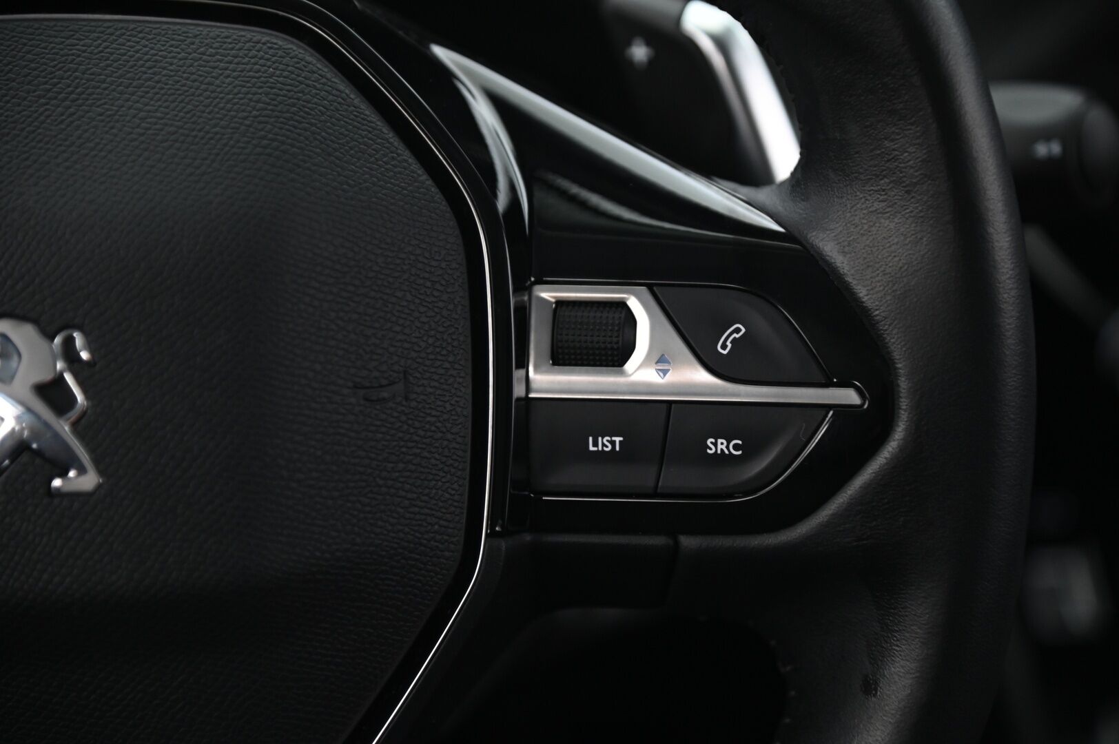 Peugeot 2008 2021 Allure Pack Motion PureTech 130 EAT8-automaatti*ACC / P-kamera / Juuri tullut* - HULLUT VÄLIPÄIVÄT KORKOTARJOUS 2,49%