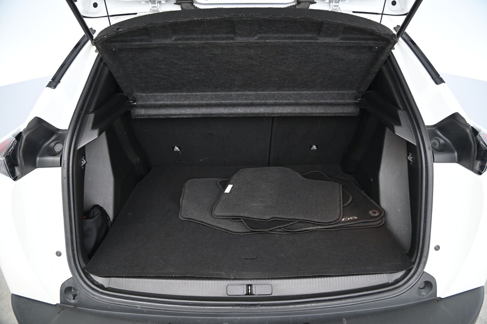 Peugeot 2008 2022 Allure Pack Motion PureTech 130 EAT8-automaatti*ACC / P-kamera / Juuri tullut*