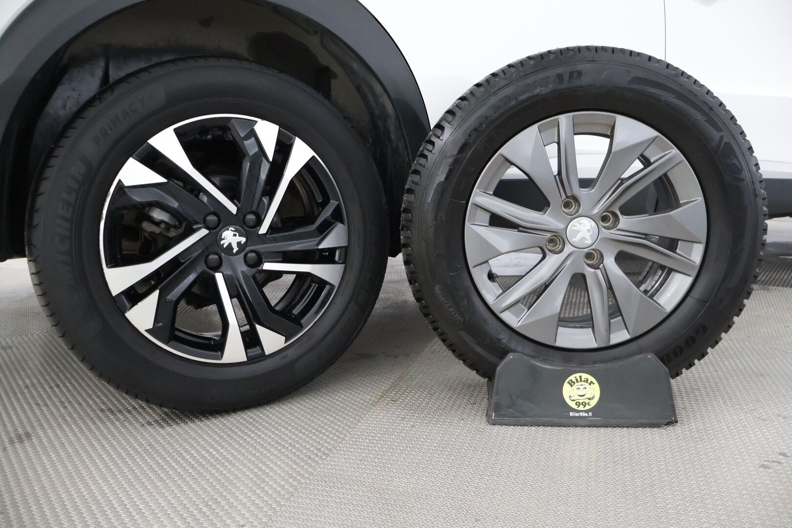 Peugeot 2008 2021 Allure Pack Motion PureTech 130 EAT8-automaatti - 360 kamera / digimittaristo / ACC / Tutkat / Mirrorlink