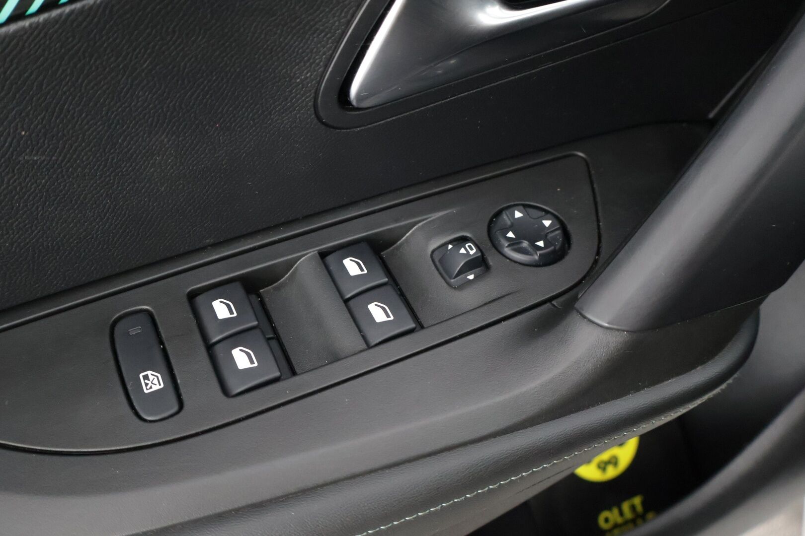 Peugeot 2008 2021 Allure Pack Motion PureTech 130 EAT8-automaatti - Juuri saapunut / 360 kamera / digimittaristo / Vakionopeudensäädin / Tutkat / Mirrorlink