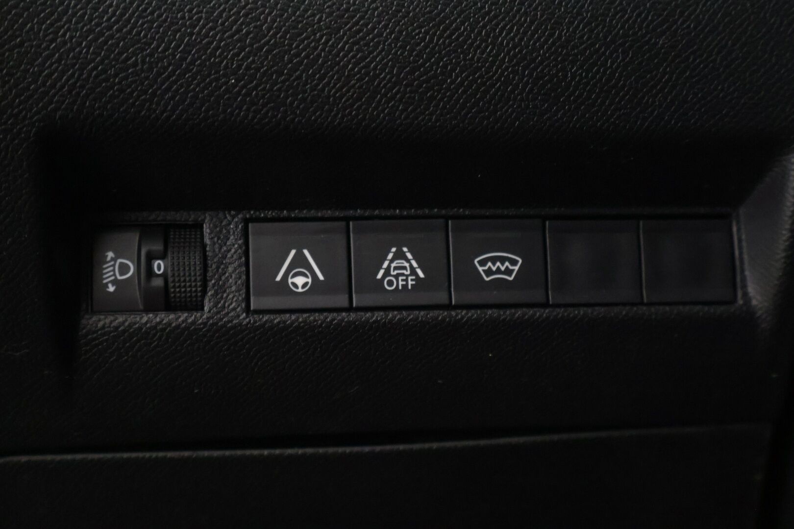 Peugeot 2008 2021 Allure Pack Motion PureTech 130 EAT8-automaatti - Juuri saapunut / 360 kamera / digimittaristo / Vakionopeudensäädin / Tutkat / Mirrorlink