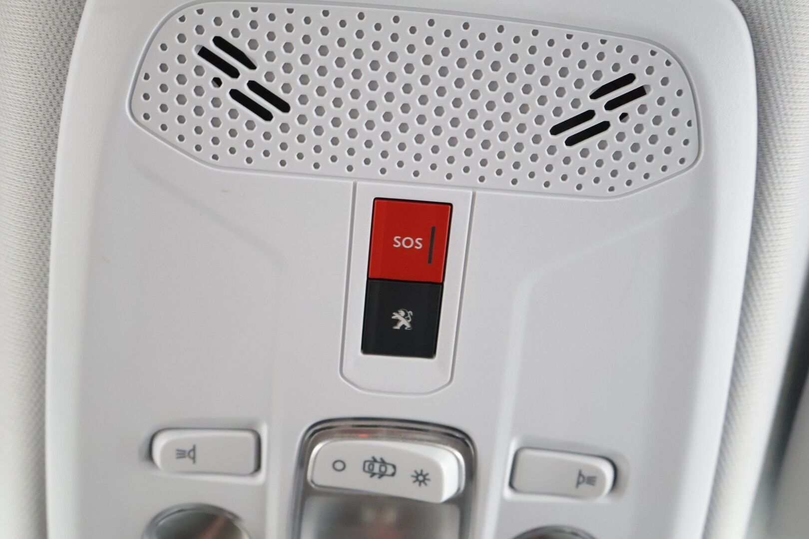 Peugeot 2008 2021 Allure Pack Motion PureTech 130 EAT8-automaatti - 360 kamera / digimittaristo / ACC / Tutkat / Mirrorlink
