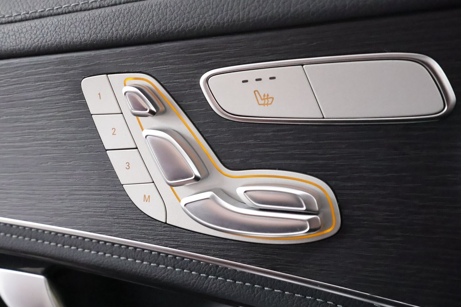 Mercedes-Benz GLC 2022 300 e 4MATIC A Business EQ Power - | DTR Pro | Koukku | Burmester | Multibeam | Panorama | Sporttinahat muistilla | Ambient light | Digimittaristo | 360° | 1-om suomiauto | Merkkihuollot |