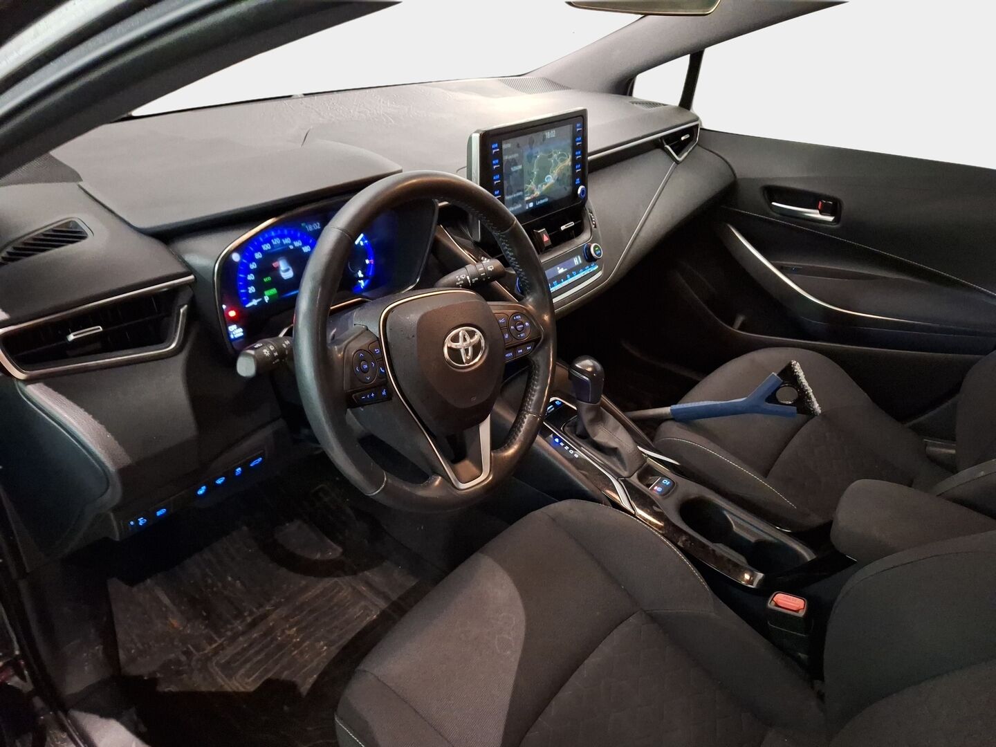 Toyota Corolla 2021 Touring Sports 1,8 Hybrid Active Edition *ACC / P-Kamera / Koukku / S-Luukku / Navi / KeyLessGo* - Koukullinen, merkkihuollettu ja kaksilla hyvillä renkailla varusteltu Corolla! - Osta nyt, maksa vasta ensi vuonna