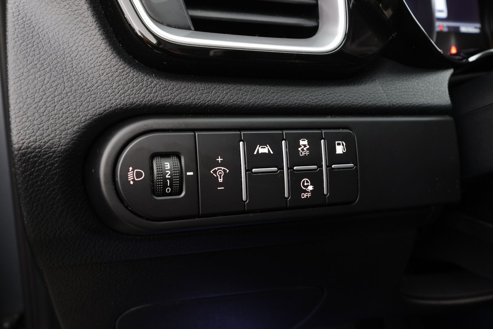 Kia Ceed 2022 1,6 GDI Plug-In Hybrid Business Premium SW DCT * ACC / Koukku / LED / P.kamera / Navi / Kaistavahti / Keyless * - Suomi-auto / 2x Latauskaapelit / Kahdet renkaat / merkkihuollot - HULLUT BLACKWEEK JATKOT - KORKOTARJOUS 2,49%