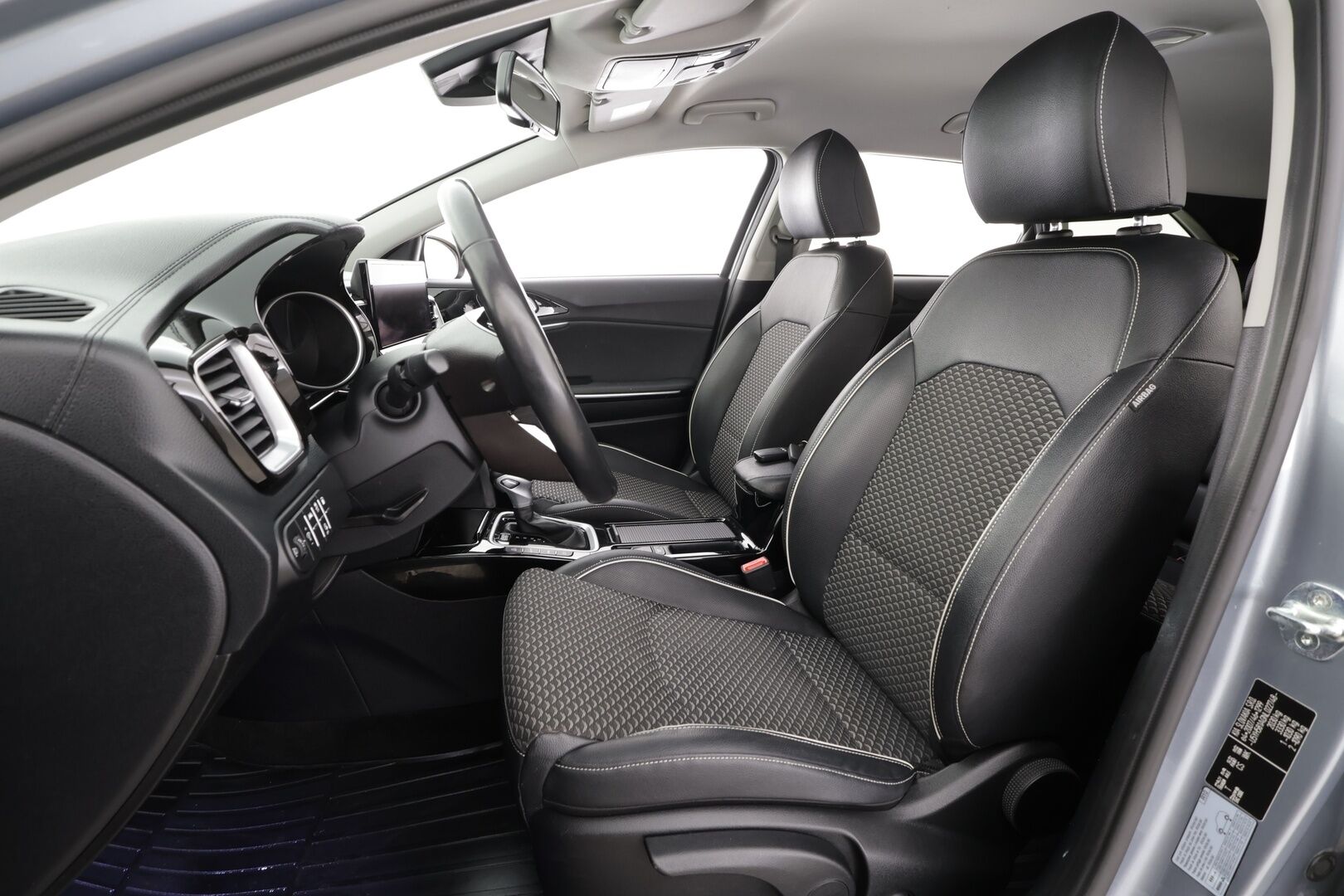 Kia Ceed 2022 1,6 GDI Plug-In Hybrid Business Premium SW DCT * ACC / Koukku / LED / P.kamera / Navi / Kaistavahti / Keyless * - Suomi-auto / 2x Latauskaapelit / Kahdet renkaat / merkkihuollot