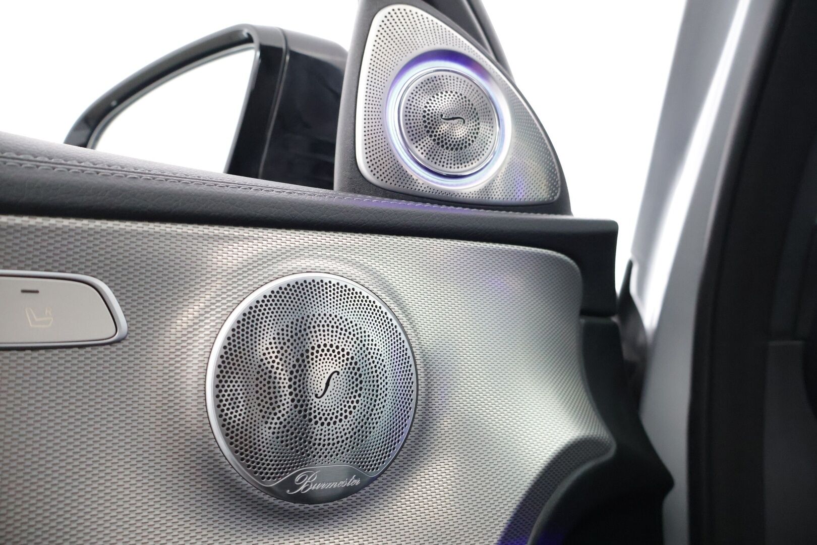 Mercedes-Benz E 2018 350 e Sedan AMG *Burmester® 3D / Sporttipenkit / HUD /  Ambient / 360 / Command / BLIS* - Nahka alcantra / Kahdet AMG vanteet / Apple&Android