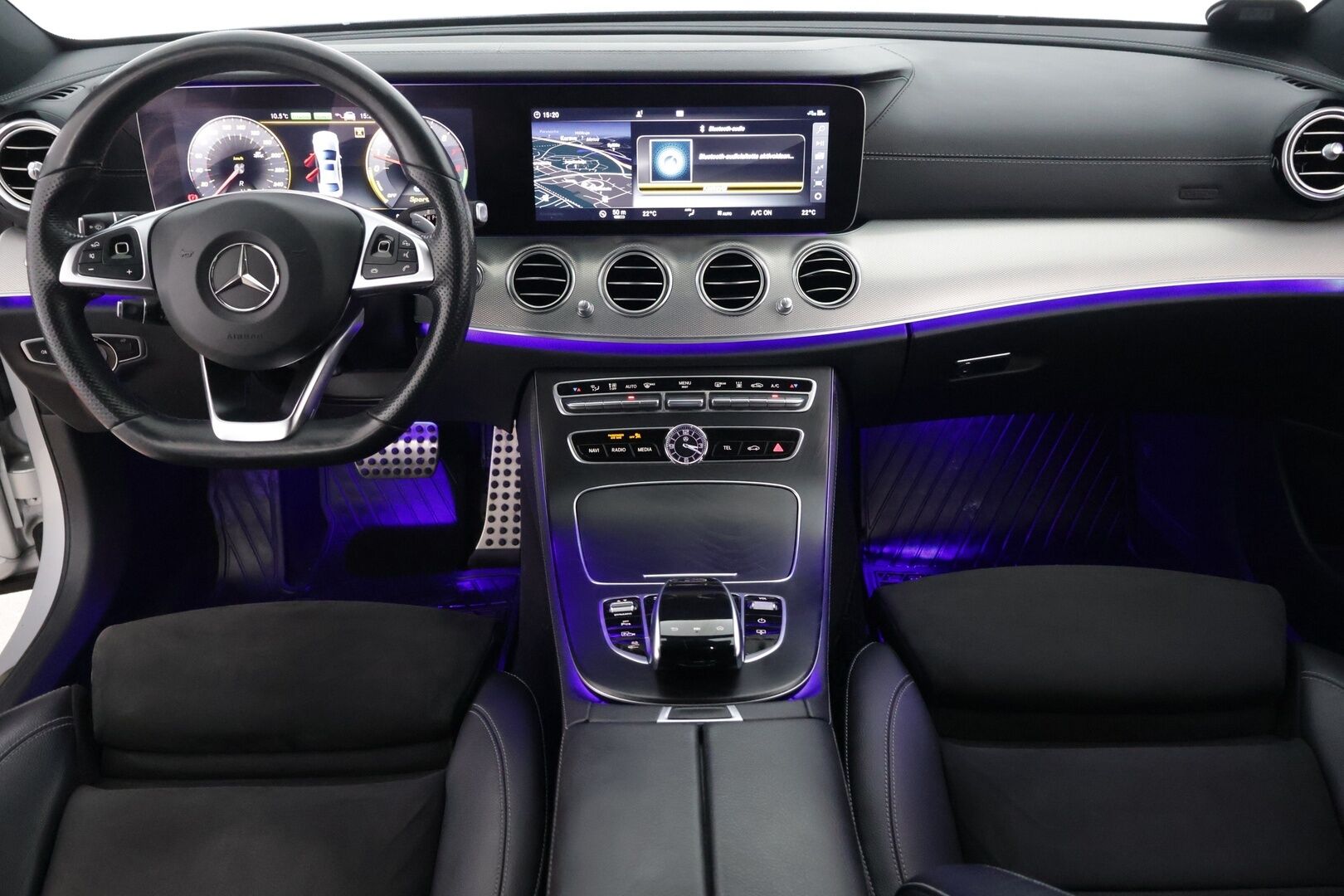 Mercedes-Benz E 2018 350 e Sedan AMG *Burmester® 3D / Sporttipenkit / HUD /  Ambient / 360 / Command / BLIS* - Nahka alcantra / Kahdet AMG vanteet / Apple&Android