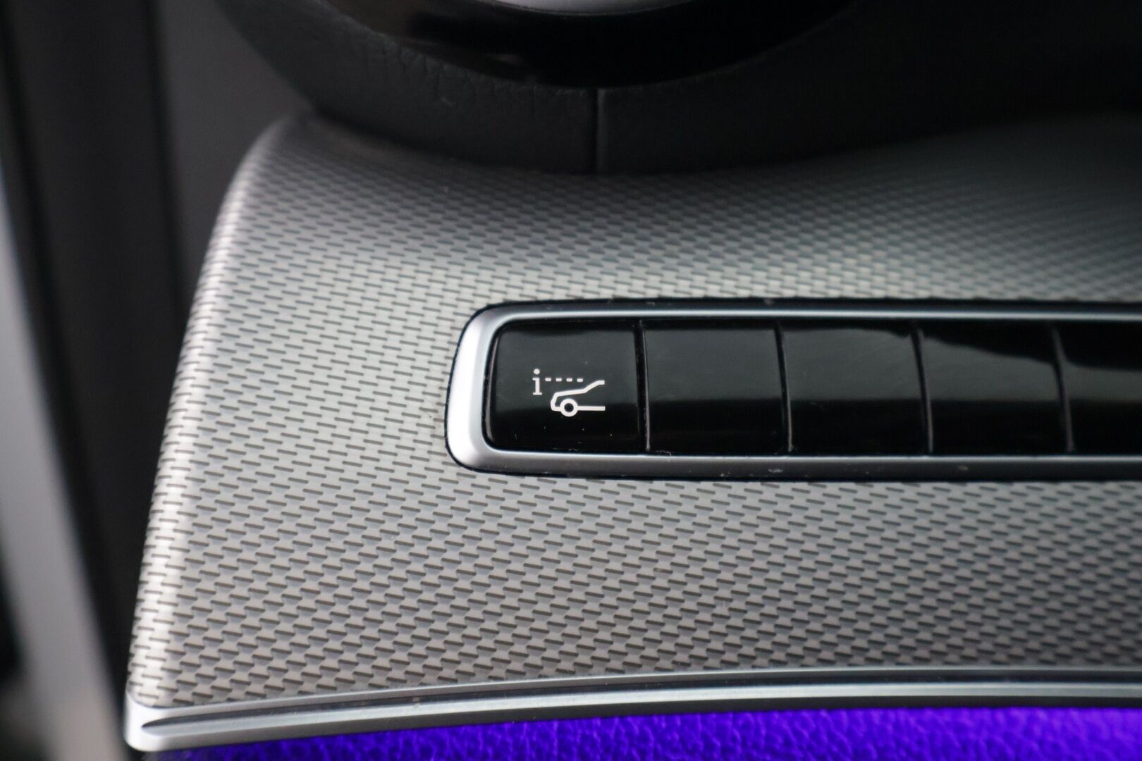 Mercedes-Benz E 2018 350 e Sedan AMG *Burmester® 3D / Sporttipenkit / HUD /  Ambient / 360 / Command / BLIS* - Nahka alcantra / Kahdet AMG vanteet / Apple&Android