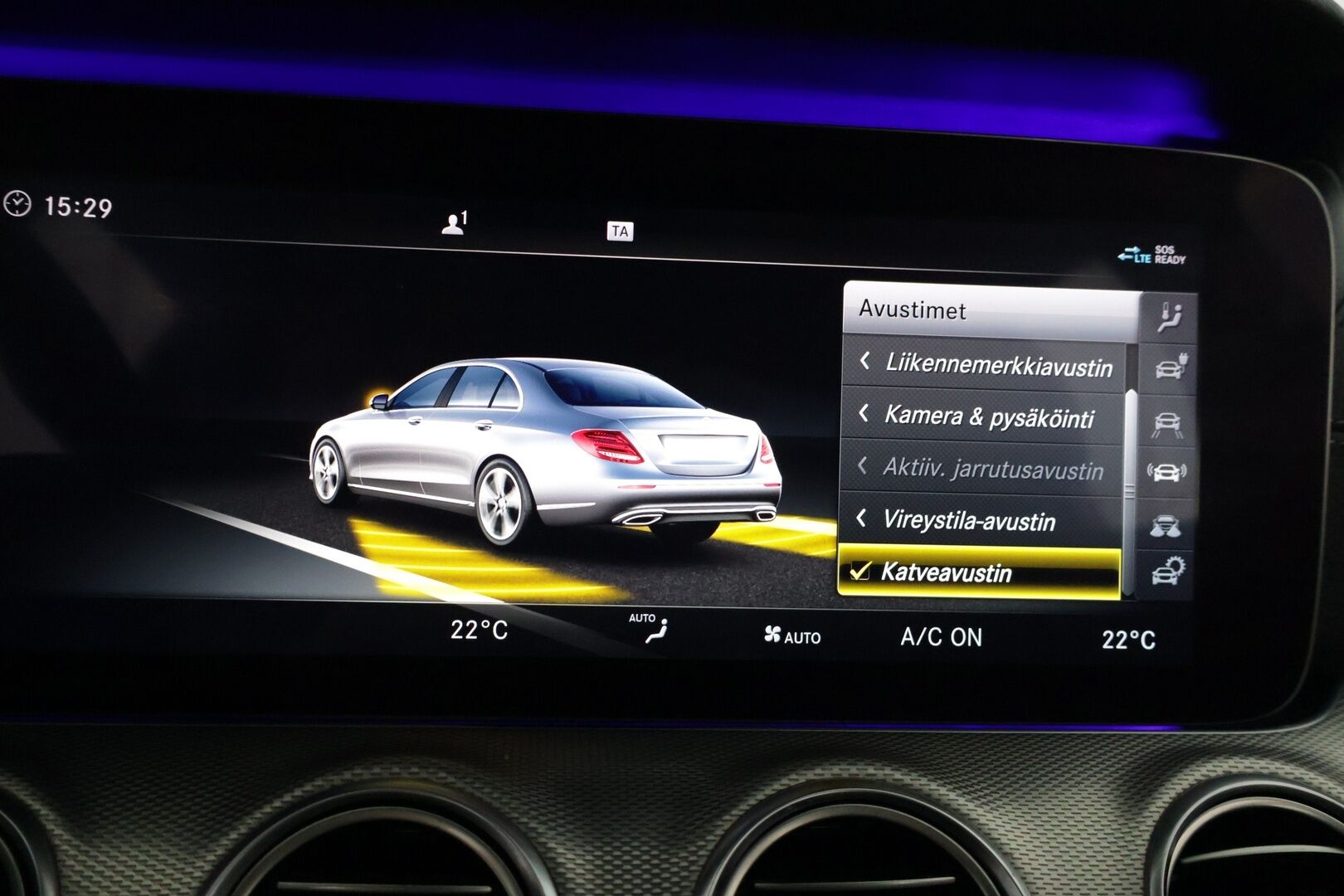 Mercedes-Benz E 2018 350 e Sedan AMG *Burmester® 3D / Sporttipenkit / HUD /  Ambient / 360 / Command / BLIS* - Nahka alcantra / Kahdet AMG vanteet / Apple&Android