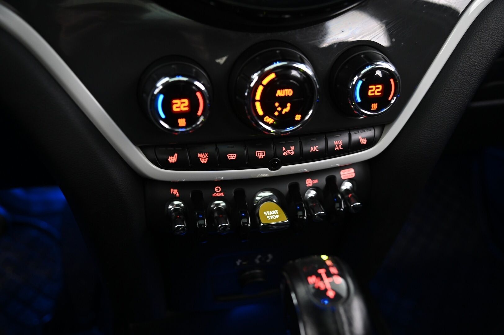 Mini Countryman 2018 Countryman Cooper SE ALL4 *H&K / ACC / Panorama / Navi / Lohko* - *2x renkaat / Juuri saapunut!*