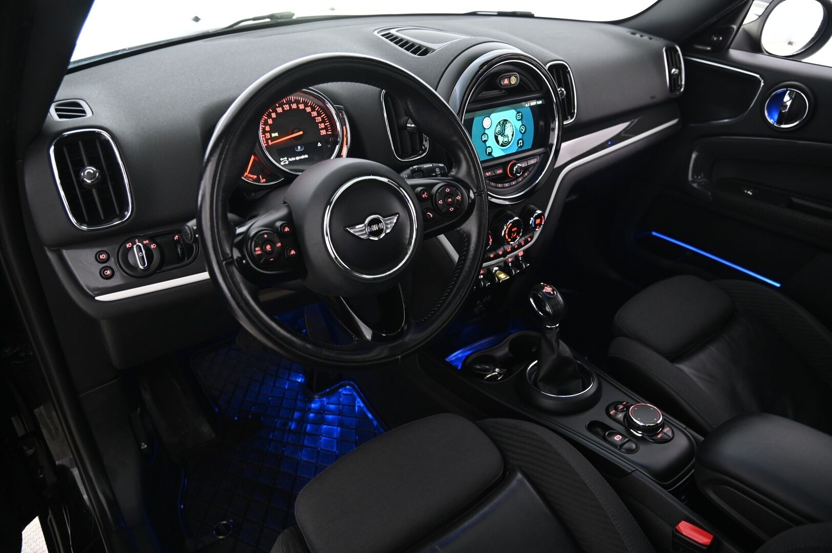 Mini Countryman 2018 Countryman Cooper SE ALL4 *H&K / ACC / Panorama / Navi / Lohko* - *2x renkaat / Juuri saapunut!* - HULLU BLACKWEEK KORKOTARJOUS 2,49%