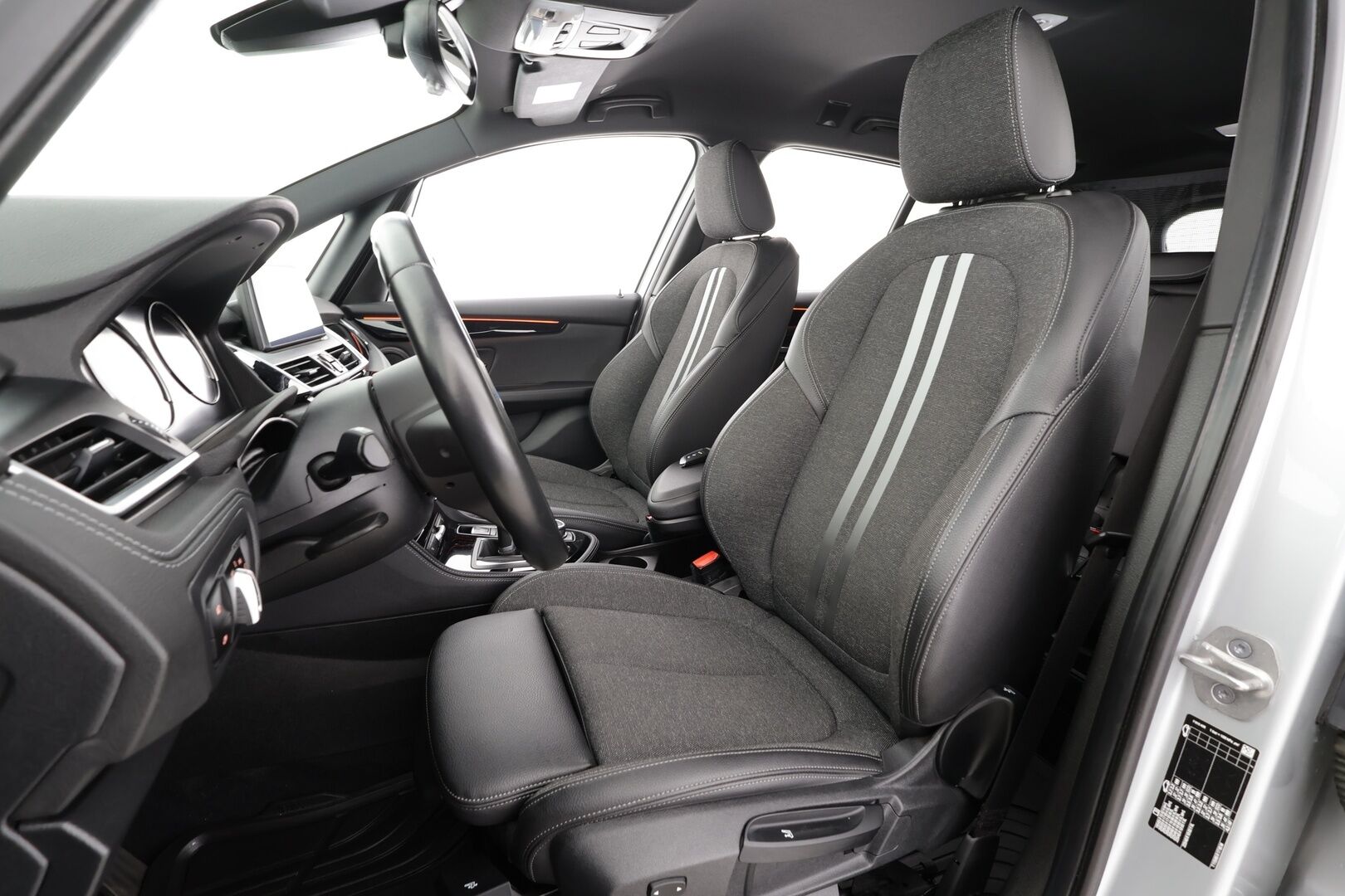 BMW 218 2022 F46 Gran Tourer 218i A Business Automatic Edition M Sport * LED / P.Tutkat / Sportpenkit / Navi / Sisätilanlämmitin * - 1-om Suomi-auto / Kahdet renkaat / Merkkihuollettu! - HULLU BLACKWEEK KORKOTARJOUS 2,49%