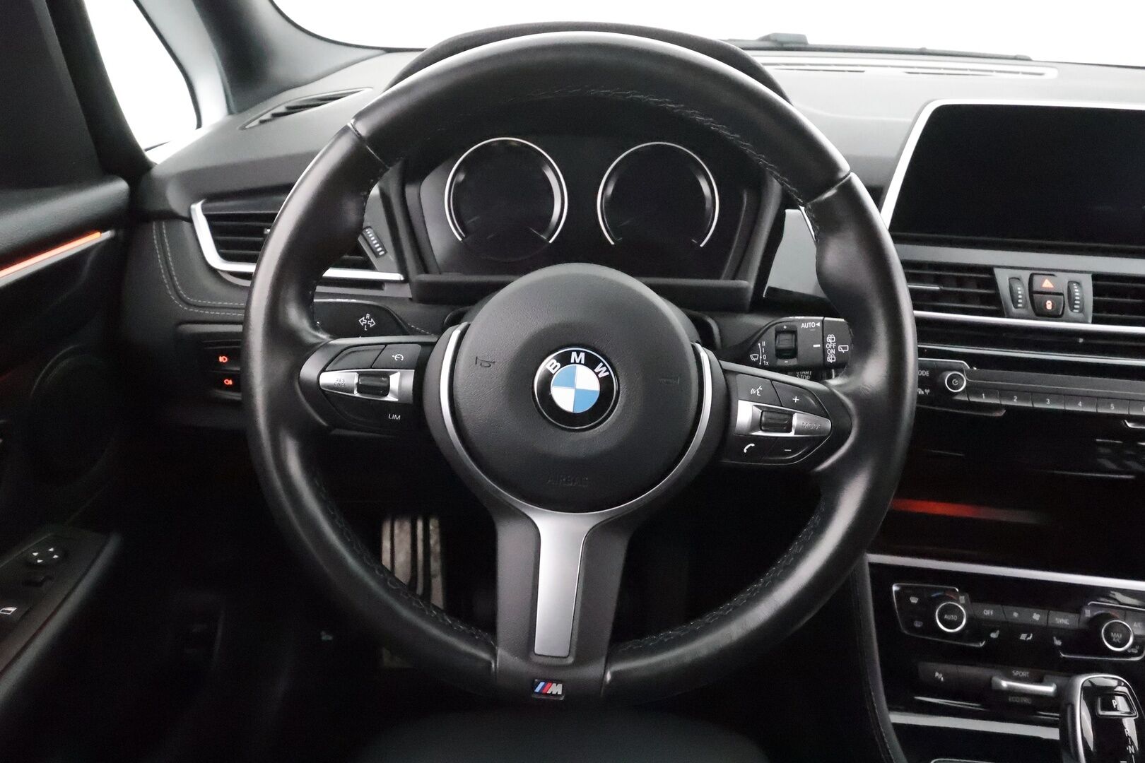 BMW 218 2022 F46 Gran Tourer 218i A Business Automatic Edition M Sport * LED / P.Tutkat / Sportpenkit / Navi / Sisätilanlämmitin * - 1-om Suomi-auto / Kahdet renkaat / Merkkihuollettu! - HULLU BLACKWEEK KORKOTARJOUS 2,49%