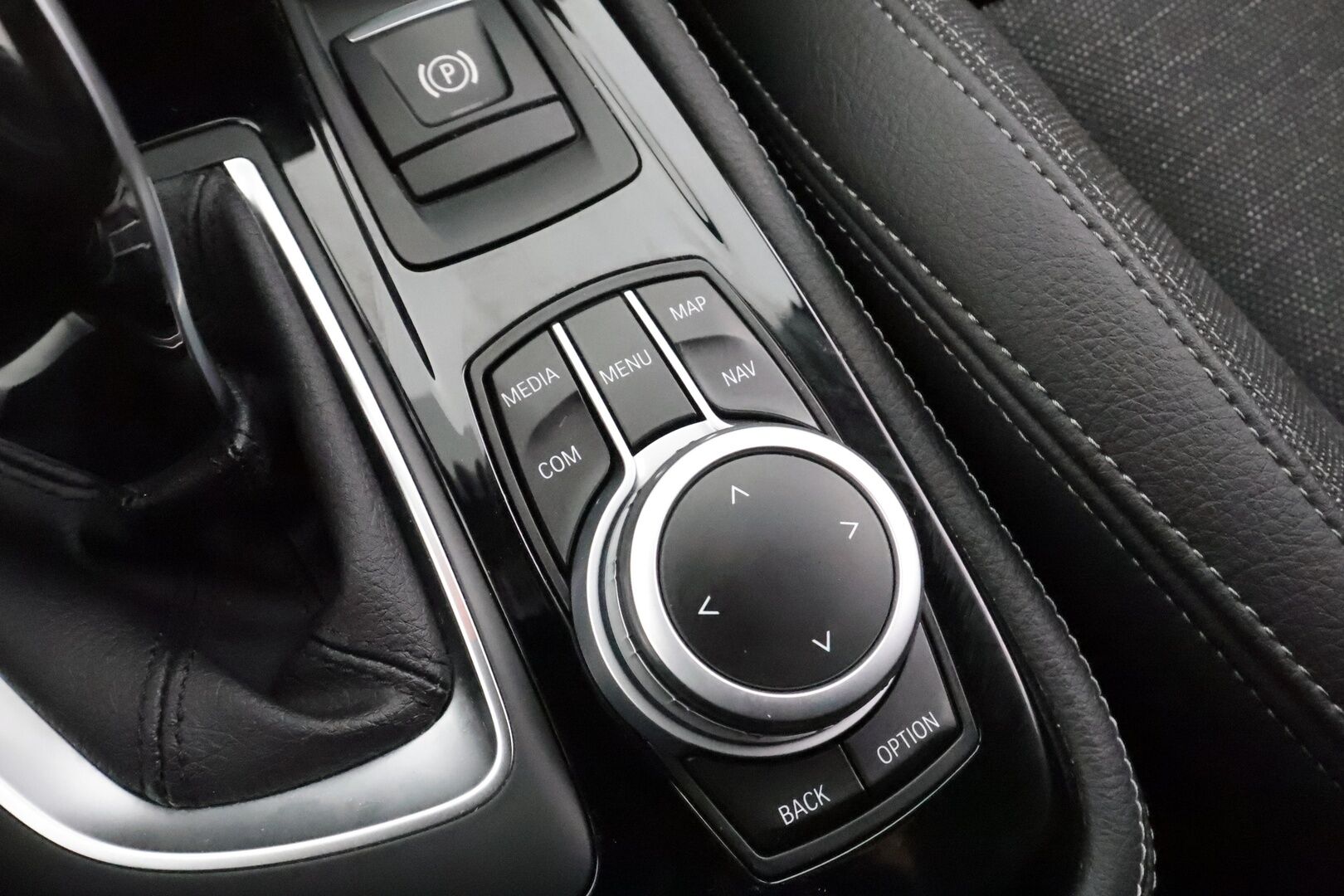 BMW 218 2022 F46 Gran Tourer 218i A Business Automatic Edition M Sport * LED / P.Tutkat / Sportpenkit / Navi / Sisätilanlämmitin * - 1-om Suomi-auto / Kahdet renkaat / Merkkihuollettu! - HULLU BLACKWEEK KORKOTARJOUS 2,49%