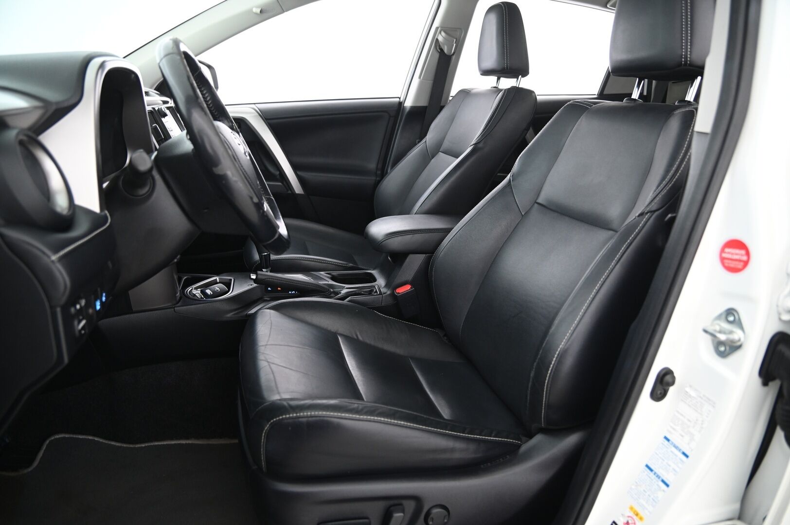 Toyota RAV4 2017 2.5 Hybrid AWD Premium - ACC | JBL | Nahat muistilla | Koukku | P.Kamera | Sähk. luukku | 2x renkaat&alumiinivanteet