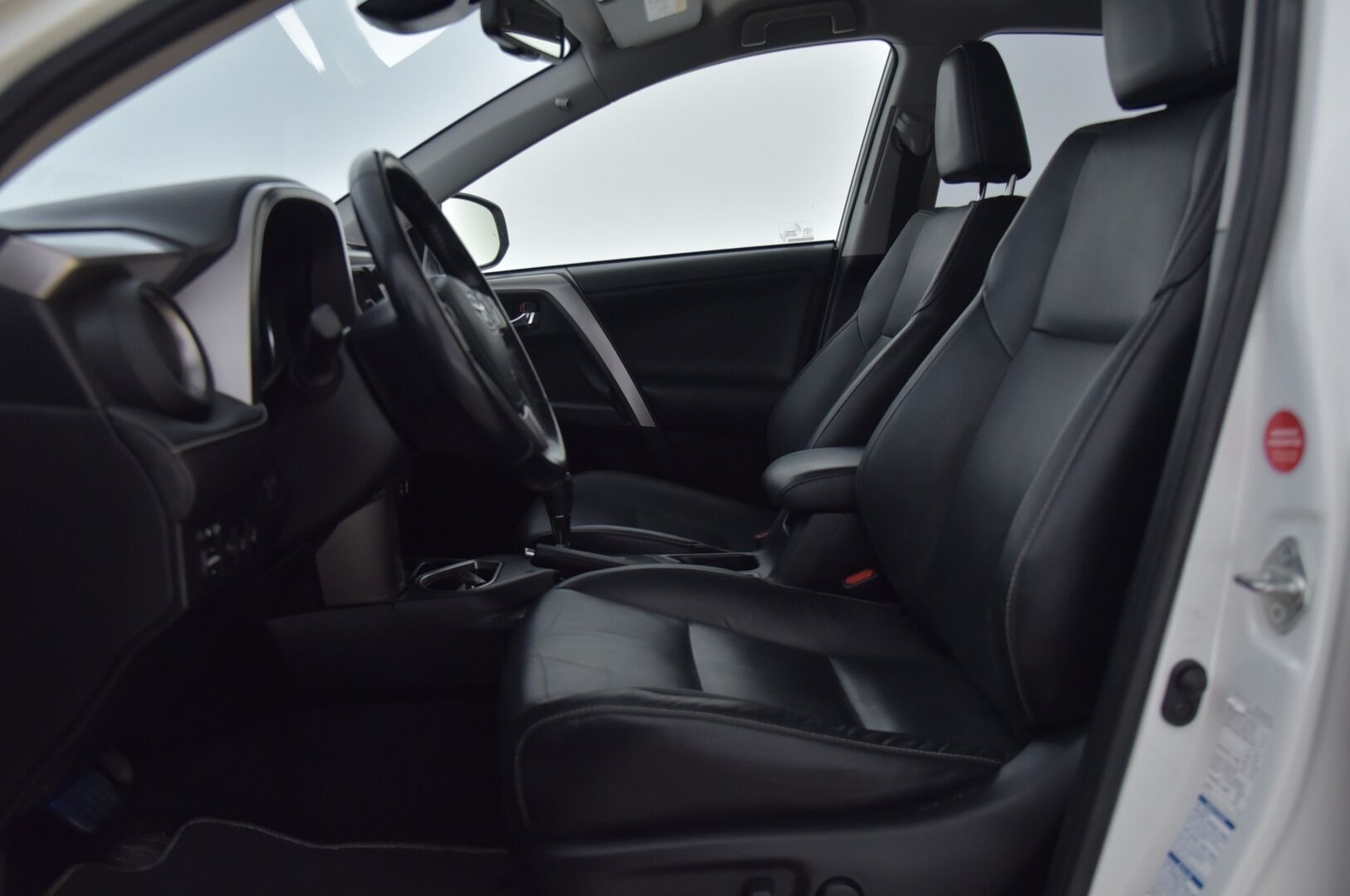 Toyota RAV4 2017 2.5 Hybrid AWD Premium - ACC | JBL | Nahat muistilla | Koukku | P.Kamera | Sähk. luukku | 2x renkaat&alumiinivanteet