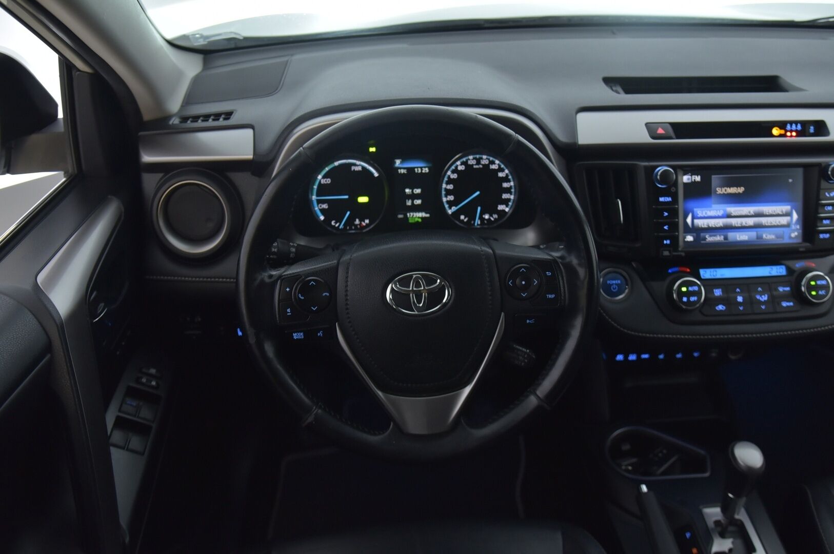 Toyota RAV4 2017 2.5 Hybrid AWD Premium - ACC | JBL | Nahat muistilla | Koukku | P.Kamera | Sähk. luukku | 2x renkaat&alumiinivanteet