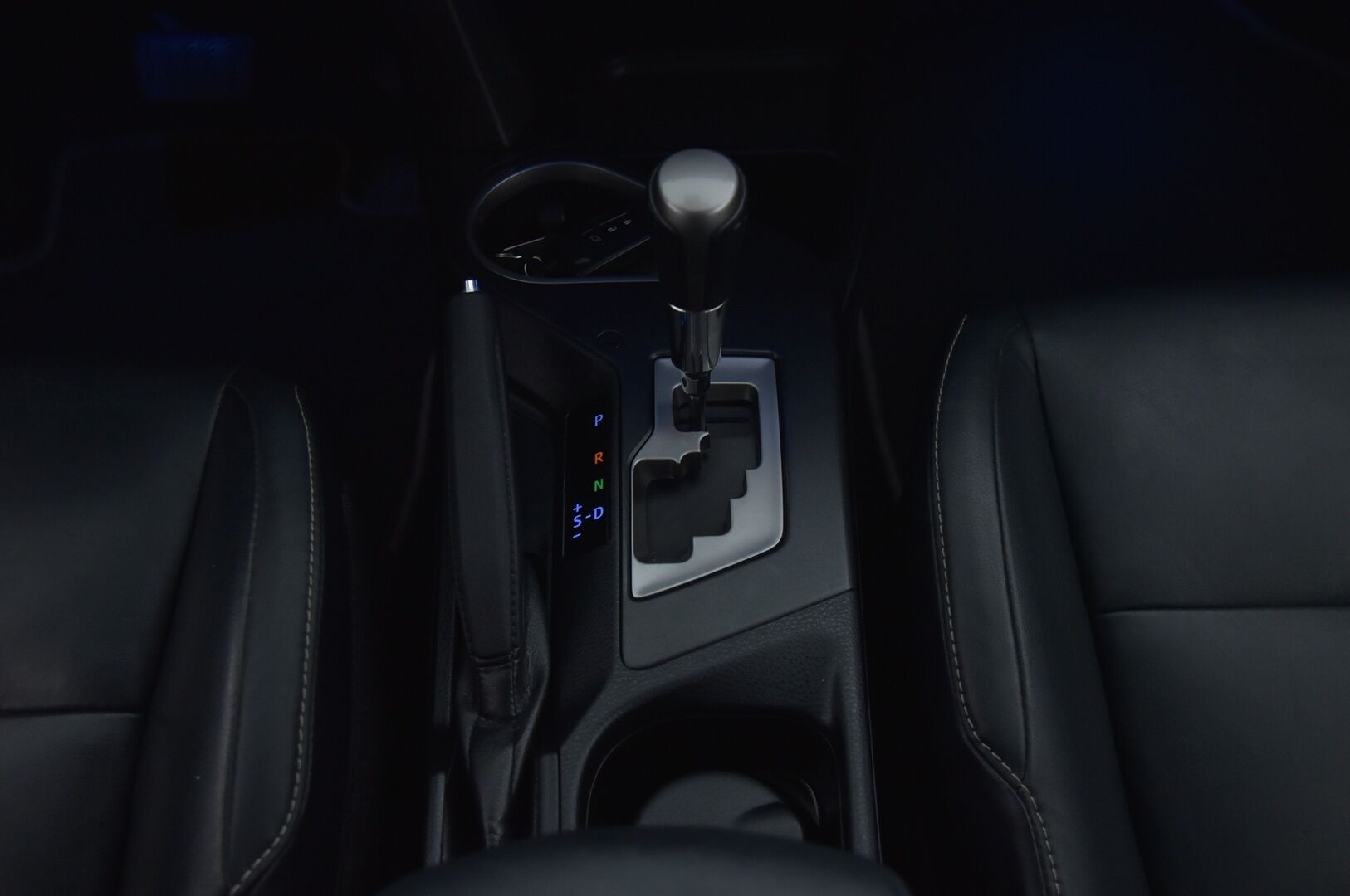 Toyota RAV4 2017 2.5 Hybrid AWD Premium - ACC | JBL | Nahat muistilla | Koukku | P.Kamera | Sähk. luukku | 2x renkaat&alumiinivanteet