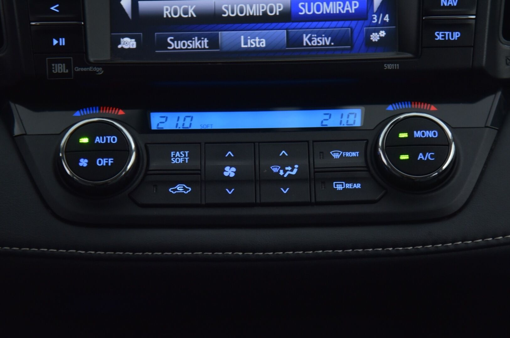 Toyota RAV4 2017 2.5 Hybrid AWD Premium - ACC | JBL | Nahat muistilla | Koukku | P.Kamera | Sähk. luukku | 2x renkaat&alumiinivanteet