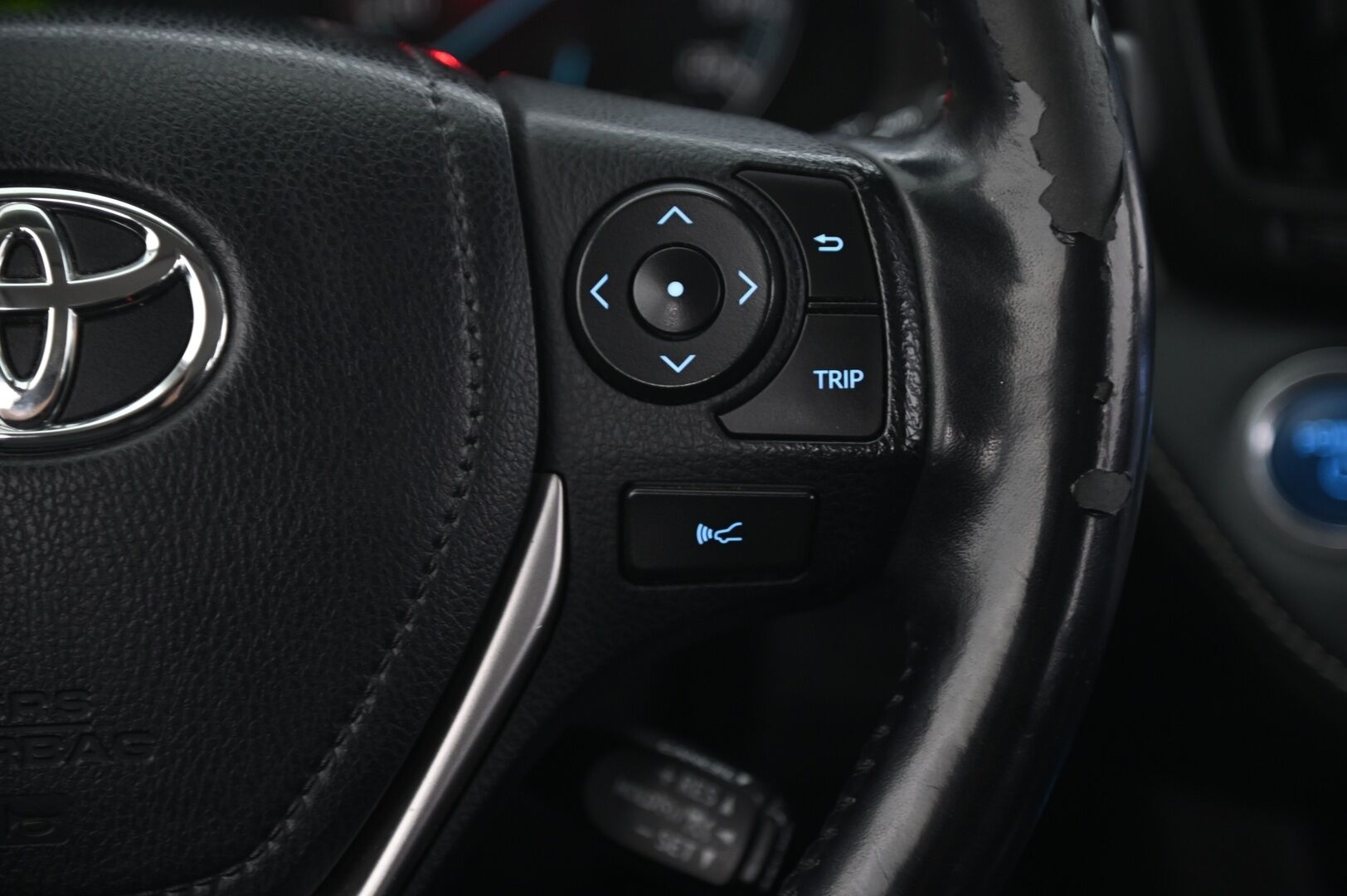 Toyota RAV4 2017 2.5 Hybrid AWD Premium - ACC | JBL | Nahat muistilla | Koukku | P.Kamera | Sähk. luukku | 2x renkaat&alumiinivanteet