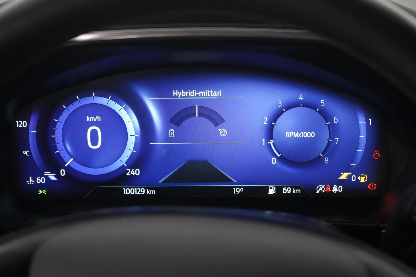 Ford Focus 2022 1,0 EcoBoost Hybrid 155hv (kevythybridi) M6 Active Wagon - Lämmitettävä ohjauspyörä | Kaistavahti | Lämmitettävä tuulilasi | Sähkötoiminen takaluukku | Kamera | Kahdet renkaat alumiinivantein | Suomi-auto