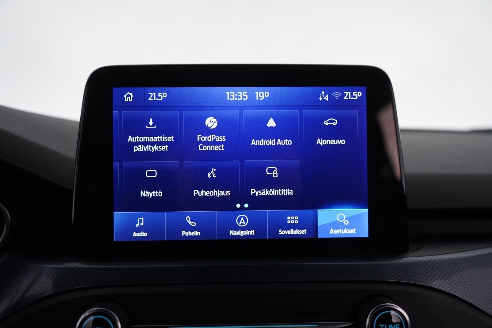 Ford Focus 2022 1,0 EcoBoost Hybrid 155hv (kevythybridi) M6 Active Wagon - Lämmitettävä ohjauspyörä | Kaistavahti | Lämmitettävä tuulilasi | Sähkötoiminen takaluukku | Kamera | Kahdet renkaat alumiinivantein | Suomi-auto