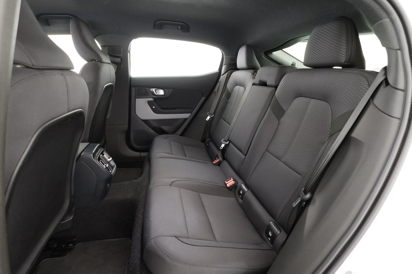 Polestar 2 2022 Long Range Single Motor, 170kW, 78kWh * ACC / Akkukäyttöinen Lisälämmitin / Pixel-LED / High Performance * - 1.Om Suomi-auto / Merkkihuollettu / Koti & Kauppalaturi