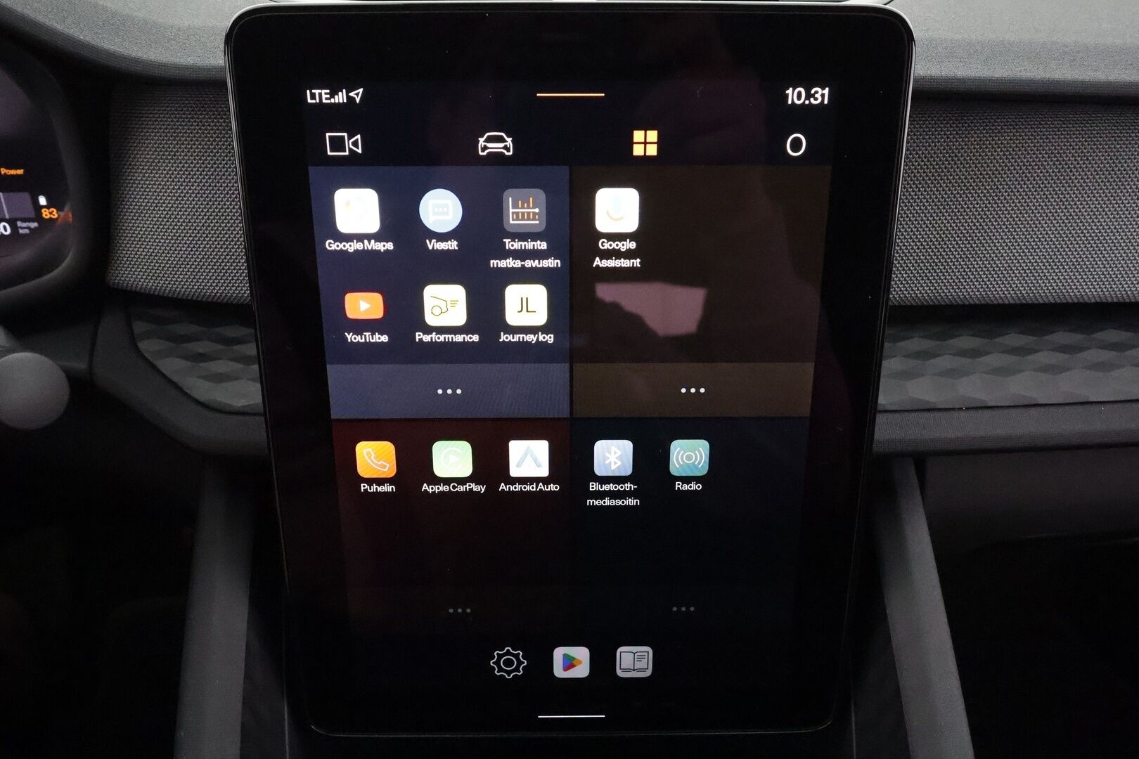 Polestar 2 2022 Long Range Single Motor, 170kW, 78kWh * ACC / Akkukäyttöinen Lisälämmitin / Pixel-LED / High Performance * - 1.Om Suomi-auto / Merkkihuollettu / Koti & Kauppalaturi